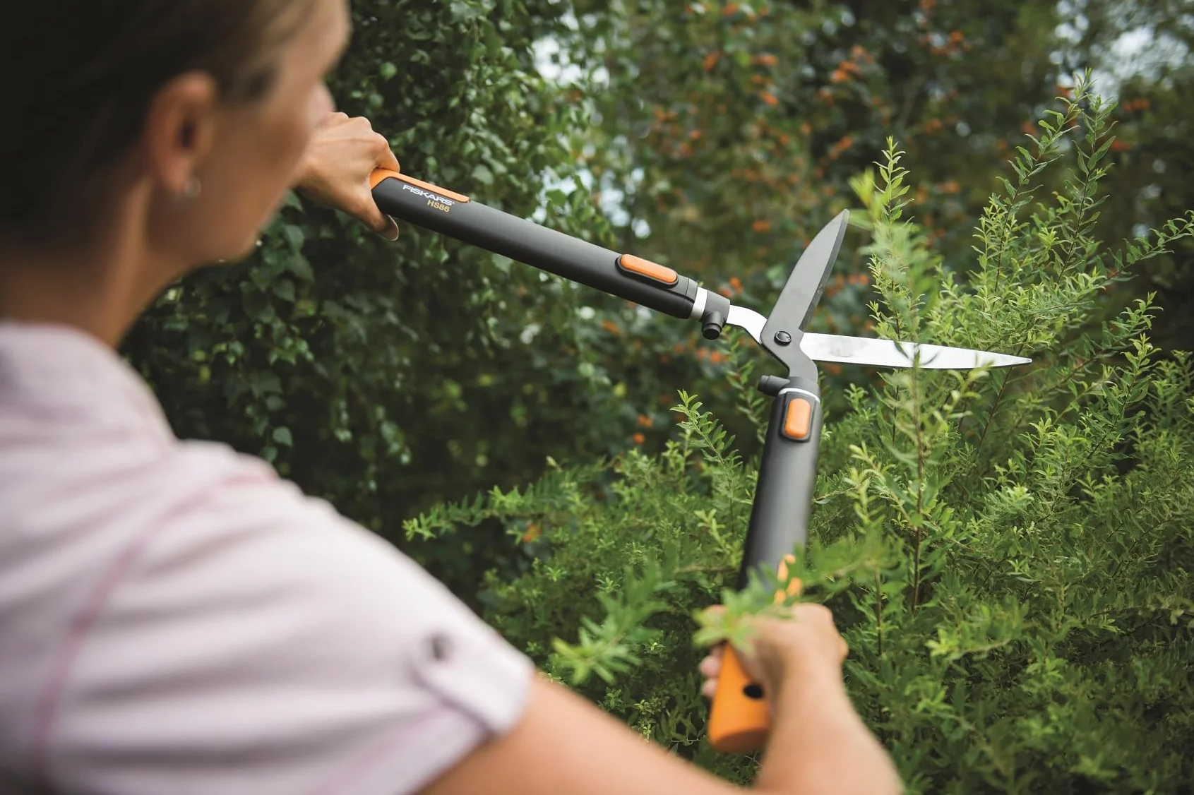 Fiskars SmartFit HS86 Cesoie telescopiche per siepi 68-93 cm Lama acciaio rivestimento antiaderente Nero Arancione