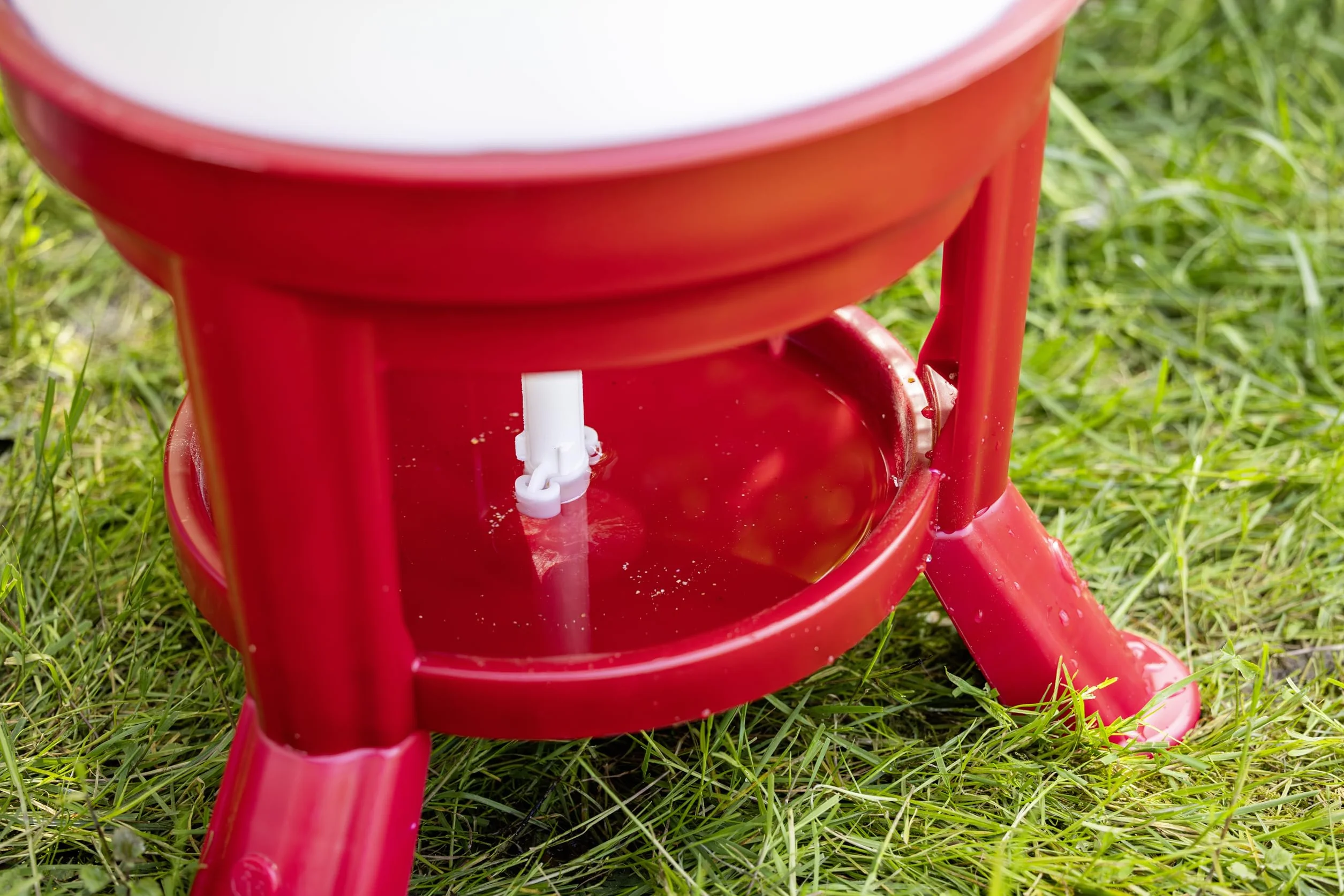 Abbeveratoio a Serbatoio in Plastica 30L Bianco Rosso