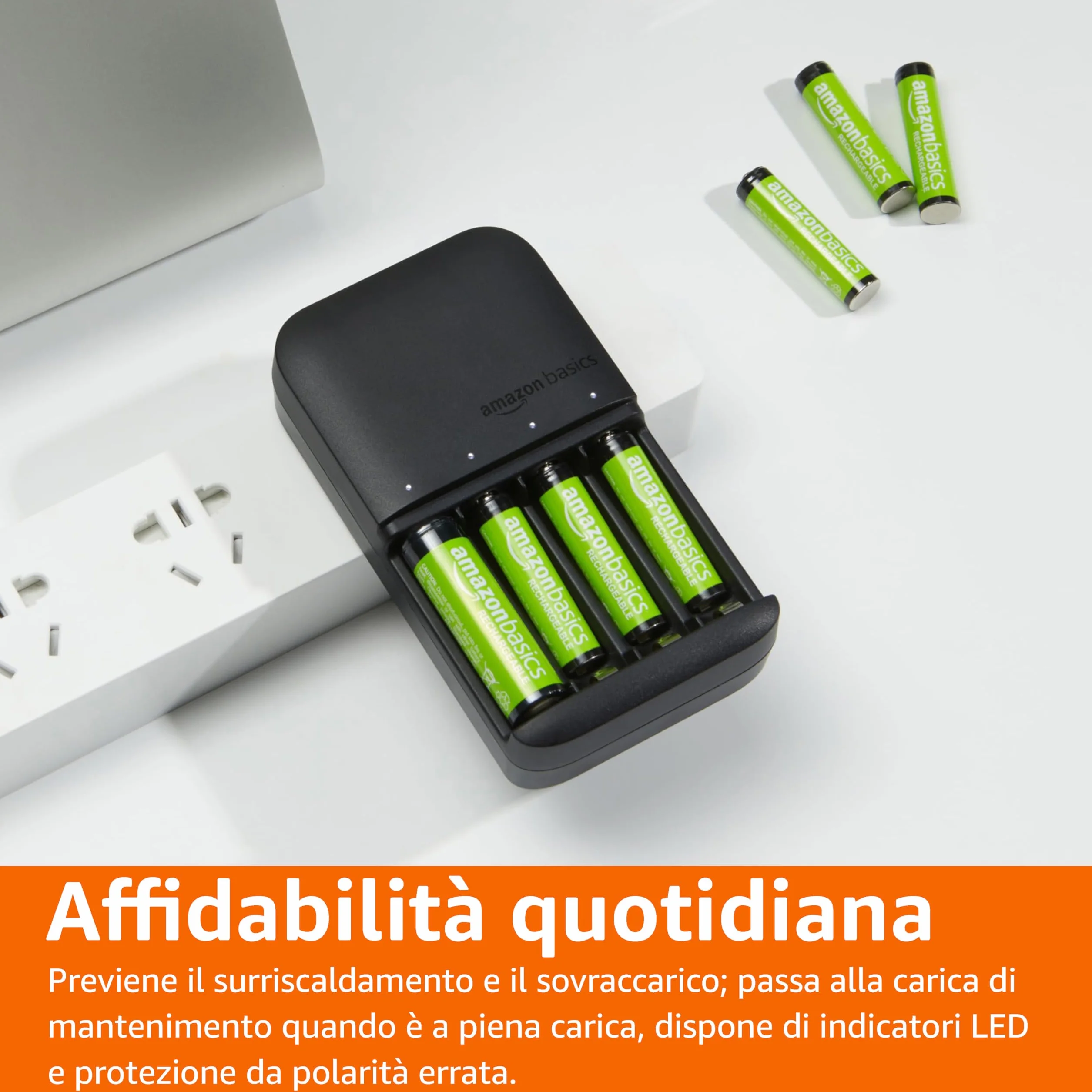 Amazon Basics Caricabatterie Ni-MH AA AAA 4 alloggiamenti Nero EU