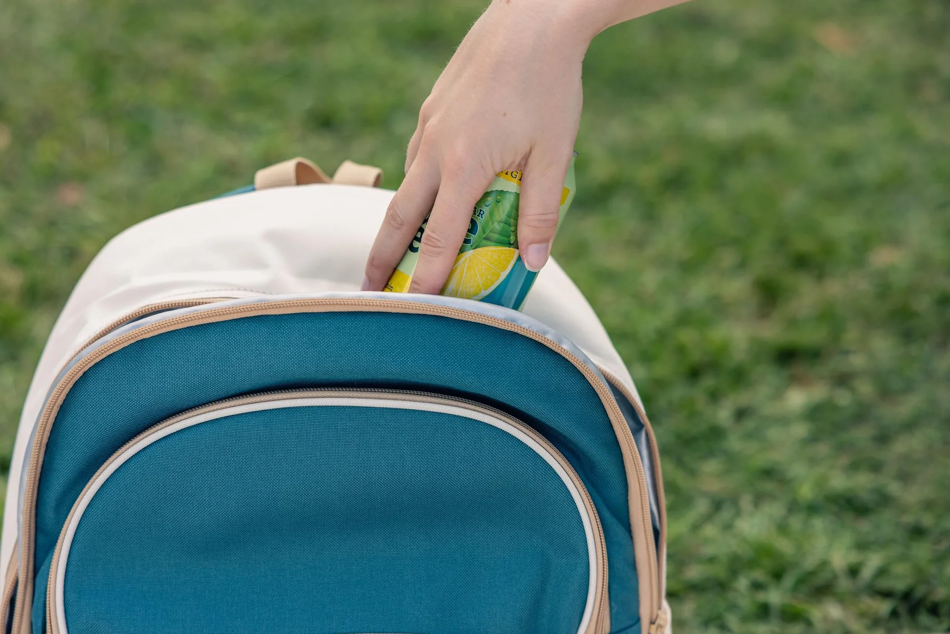 Campingaz Fold'n Cool 20 L Zaino Termico, utrzymuje jedzenie i napoje zimne do 13 godzin, lekki i składany