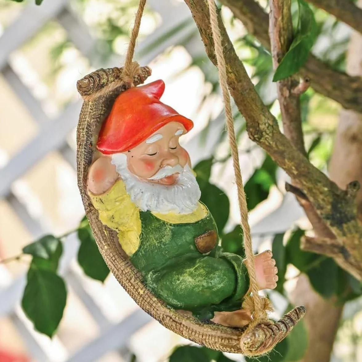 Alide Statua di gnomo da giardino con amaca, decorazione in resina per esterni, impermeabile, ornamento per patio, cortile, prato, verde, 7 x 8,5 x 14 cm