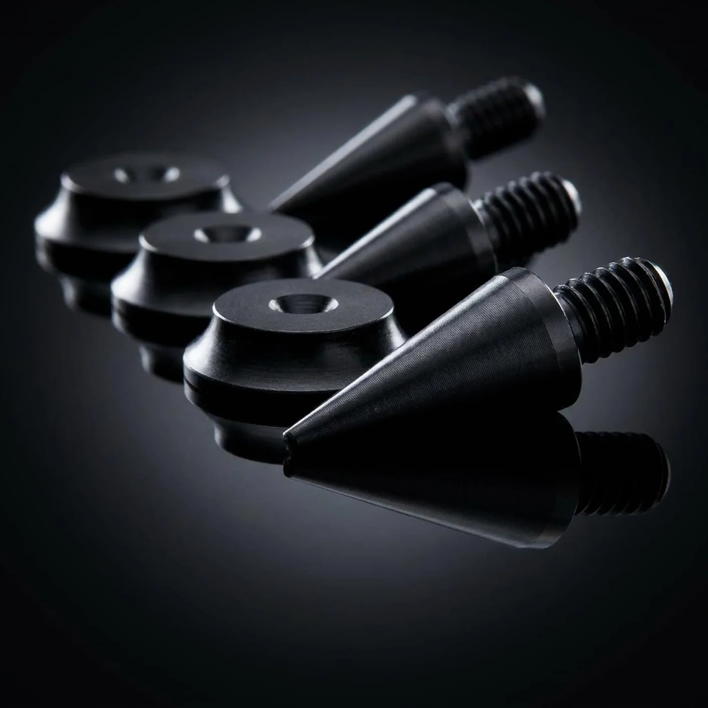 Set di punte e cuscinetti per altoparlanti M6, alluminio nero, Ø10 mm cono con radius pad Ø20 mm, ammortizzatori vibrazioni HiFi