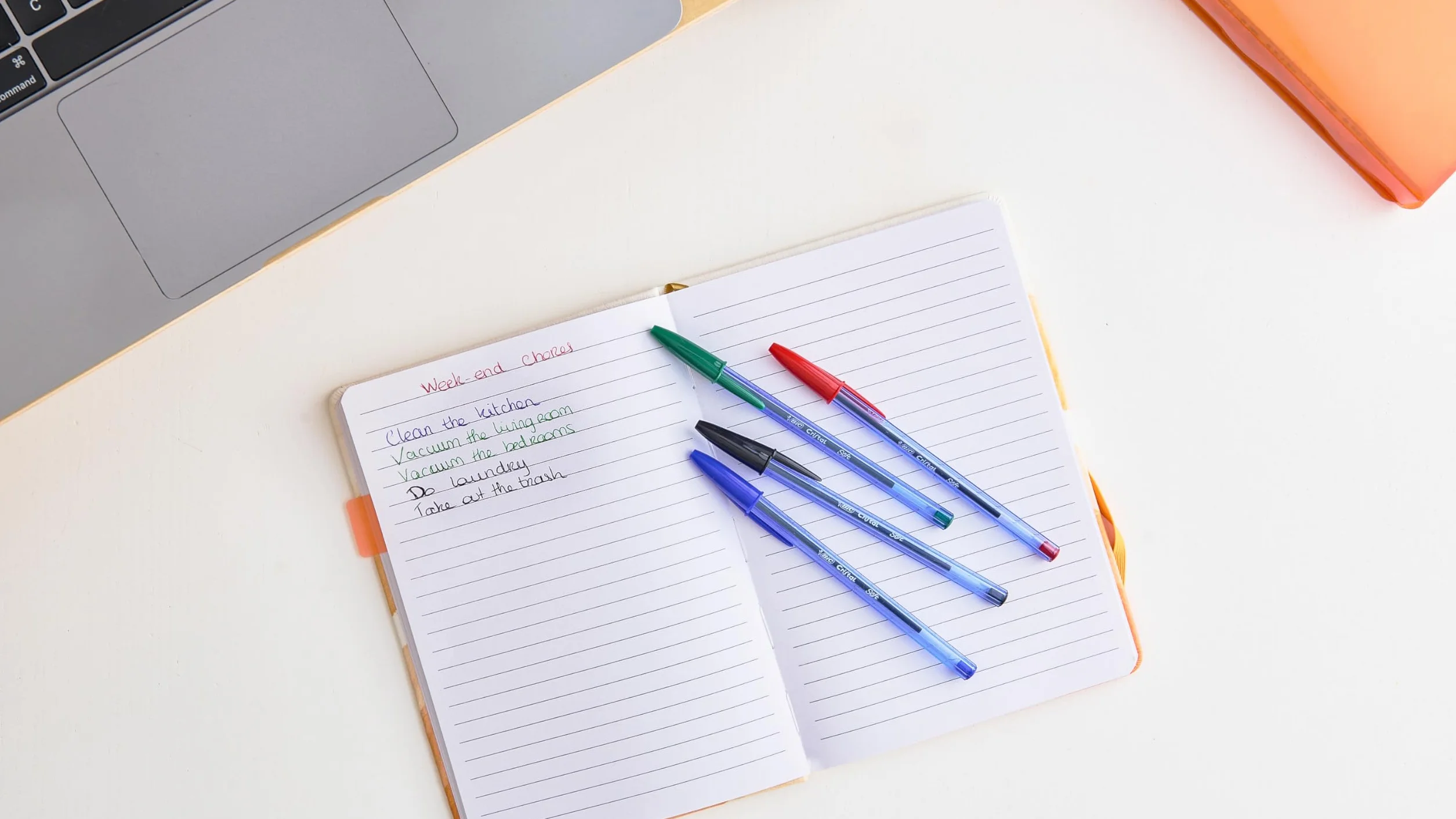 BIC Cristal Soft Penne a Sfera Punta Media 1,2 mm Inchiostro Softline Nero Confezione da 10