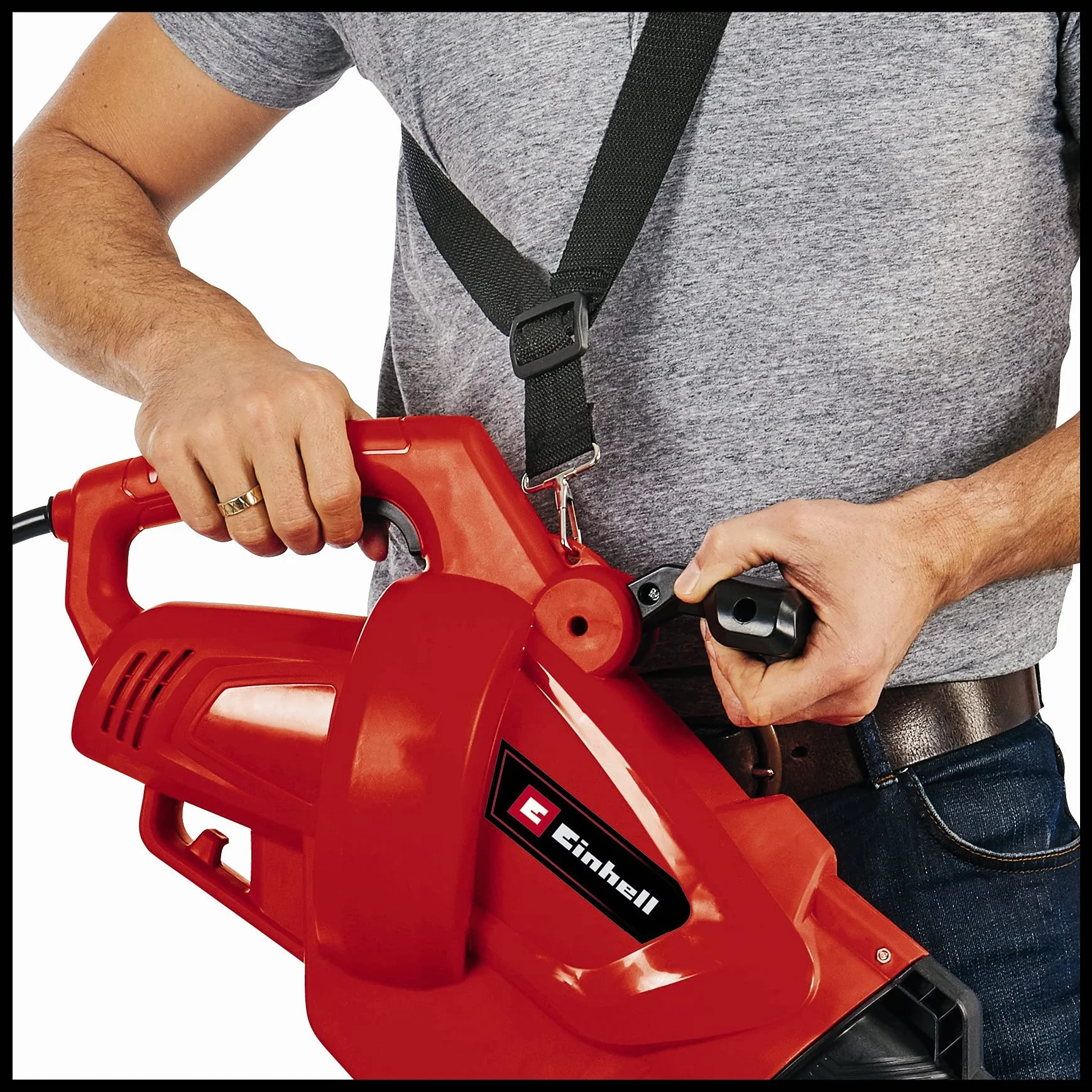 Einhell Aspiratore Elettrico GC-EL 3024 E, Aspirazione/Soffiaggio, Tubo Asp. Ø 75 mm, Potenza Asp. 650 m³/h, Trinciatura, Rapporto Triturazione 10:1, Vel. Soffiagg. 240 km/h, Sacco di Raccolta 40 L