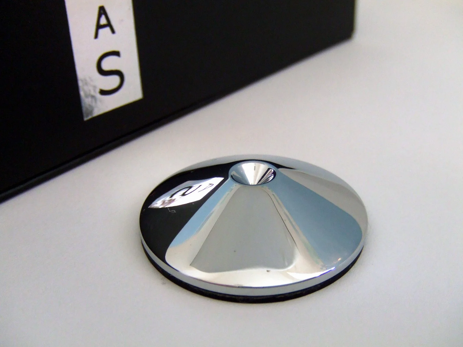 AudioSerenity Set di 4 sottopunta a cono cromati lucidi supporti da pavimento per Hi-Fi