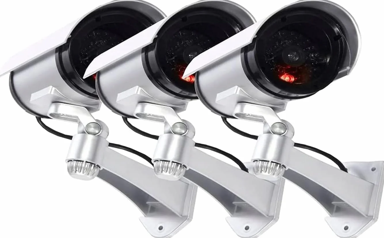 YASTA Telecamera da Esterno Finta 3 pz con Luce LED e Infrarossi Videocamera di Sorveglianza Realistica per Casa Giardino