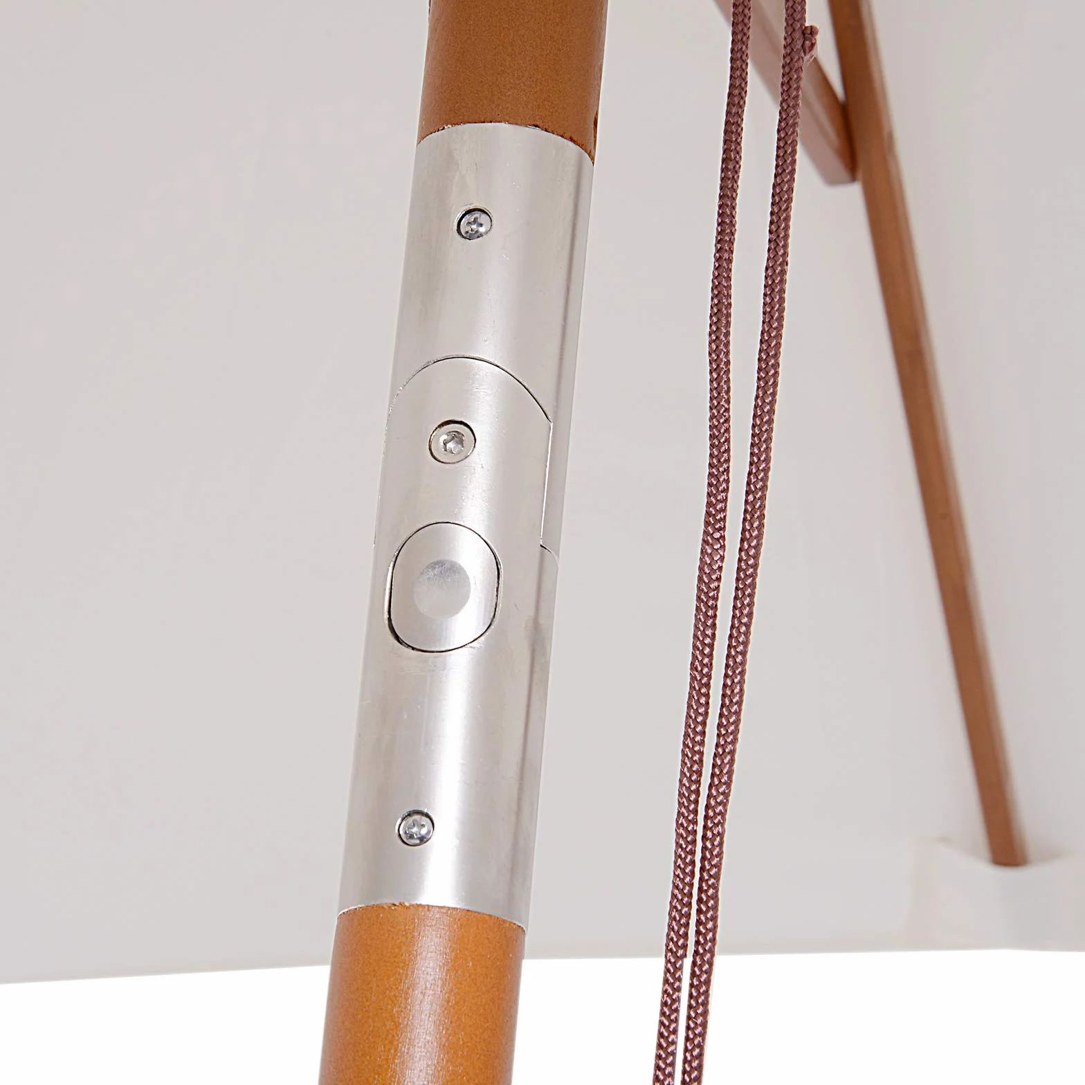 Outsunny Ombrellone da Giardino Inclinabile 2x1.5 m con Sistema a Corda e Presa d'Aria, Ombrellone da Esterno a 6 Stecche, in Legno, Bambù e Poliestere 180g/㎡, per Cortile Balcone Terrazzo, Crema
