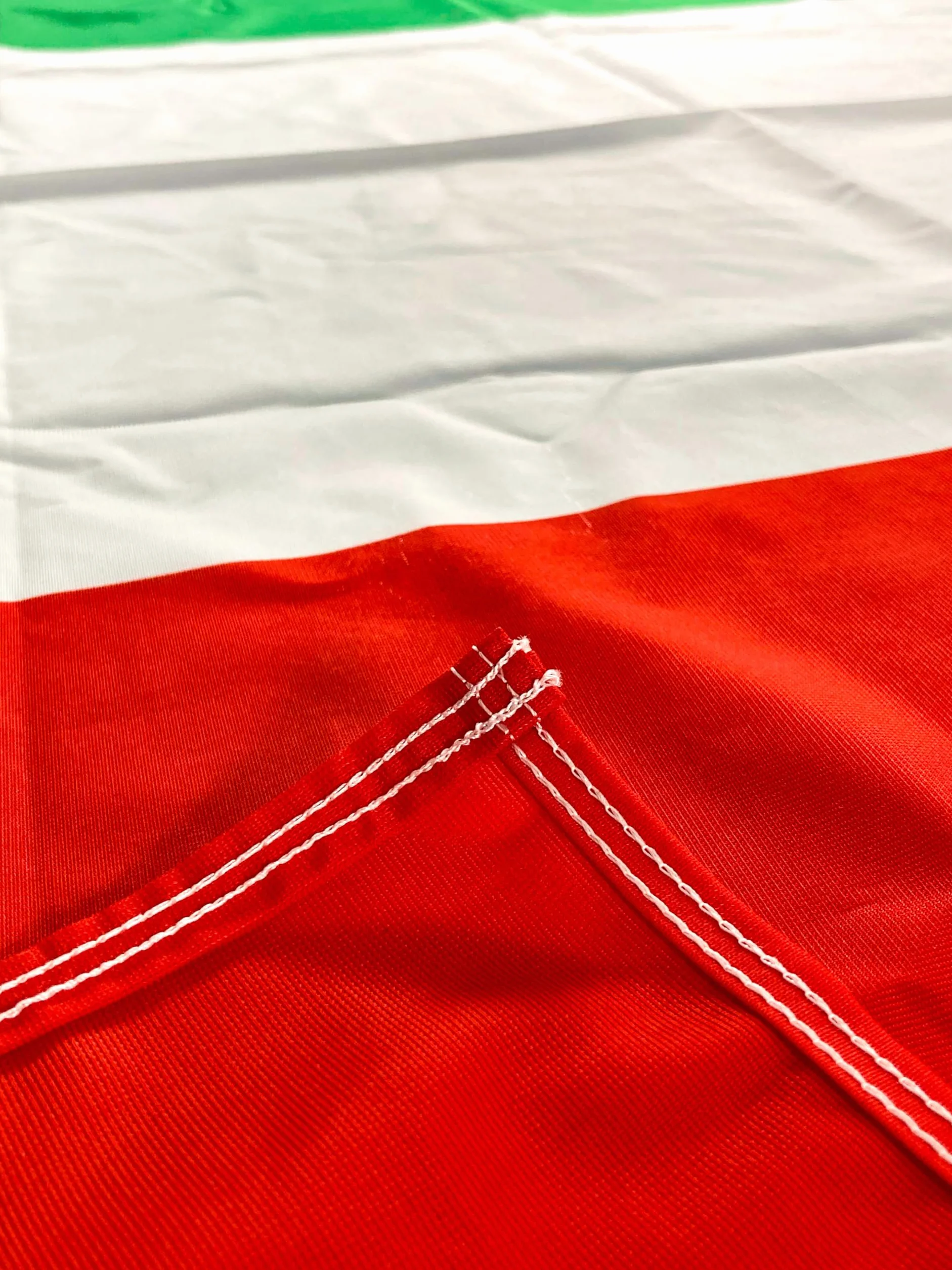 Bandiera Italiana 100x70 cm Tessuto Nautico Resistente Colori Brillanti per Esterno e Interno