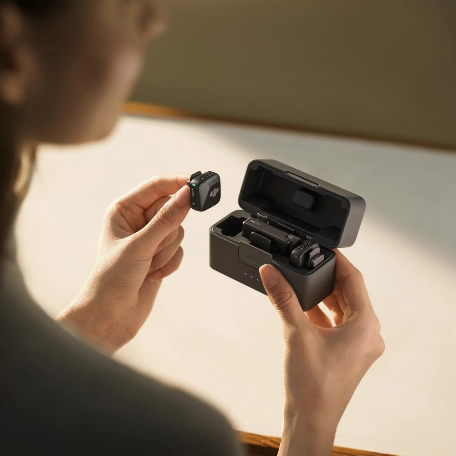 DJI Mic Mini 2 TX + 1 RX Wireless Microfono Leggero 48 Ore Cancellazione Rumore per Fotocamere iPhone Android Vlog