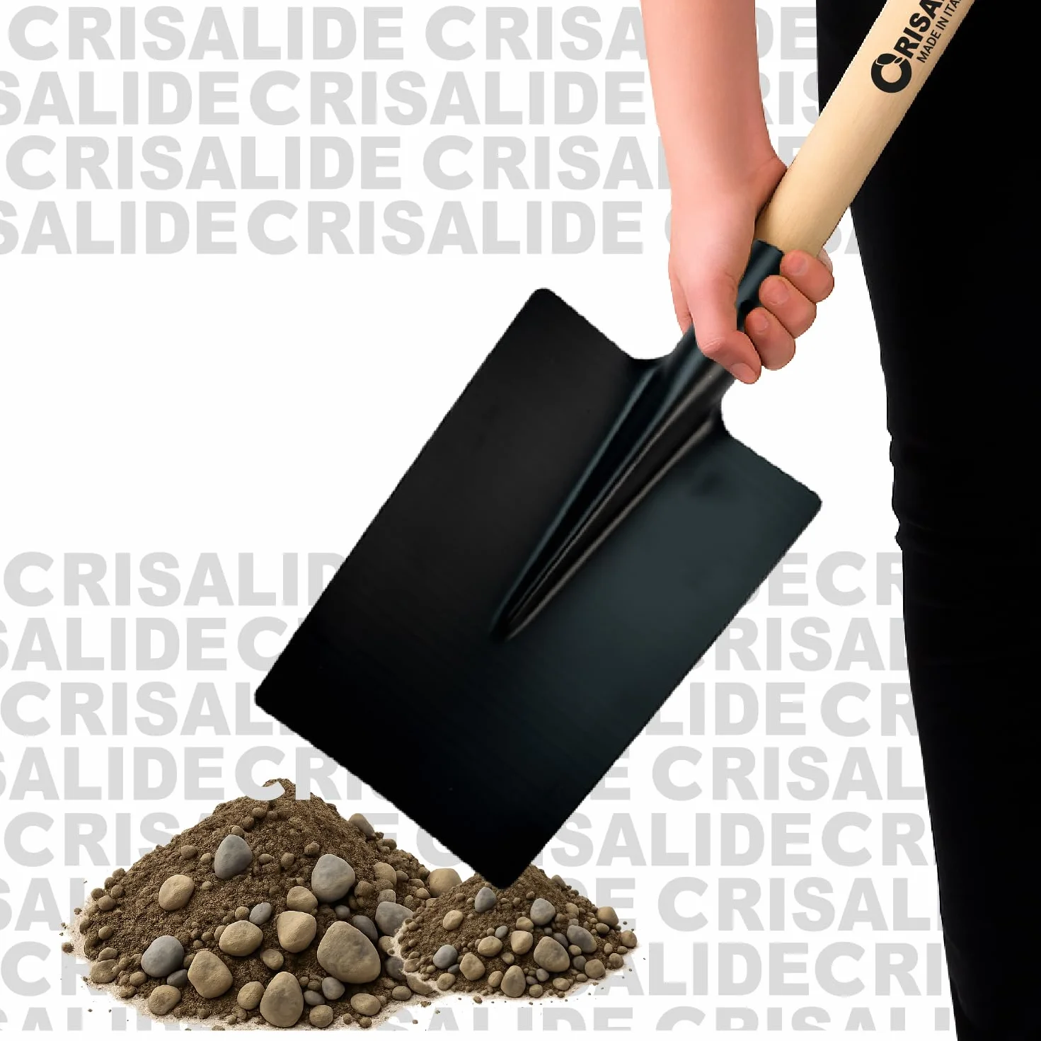 Crisalide® - Vanga Nera da Giardino con Manico in Legno di Faggio 135 cm – Scocca in Acciaio Verniciato Rinforzato, Attacco Conico con Vite Inclusa, Ideale per Terreni Duri, Rocciosi ed Erbosi