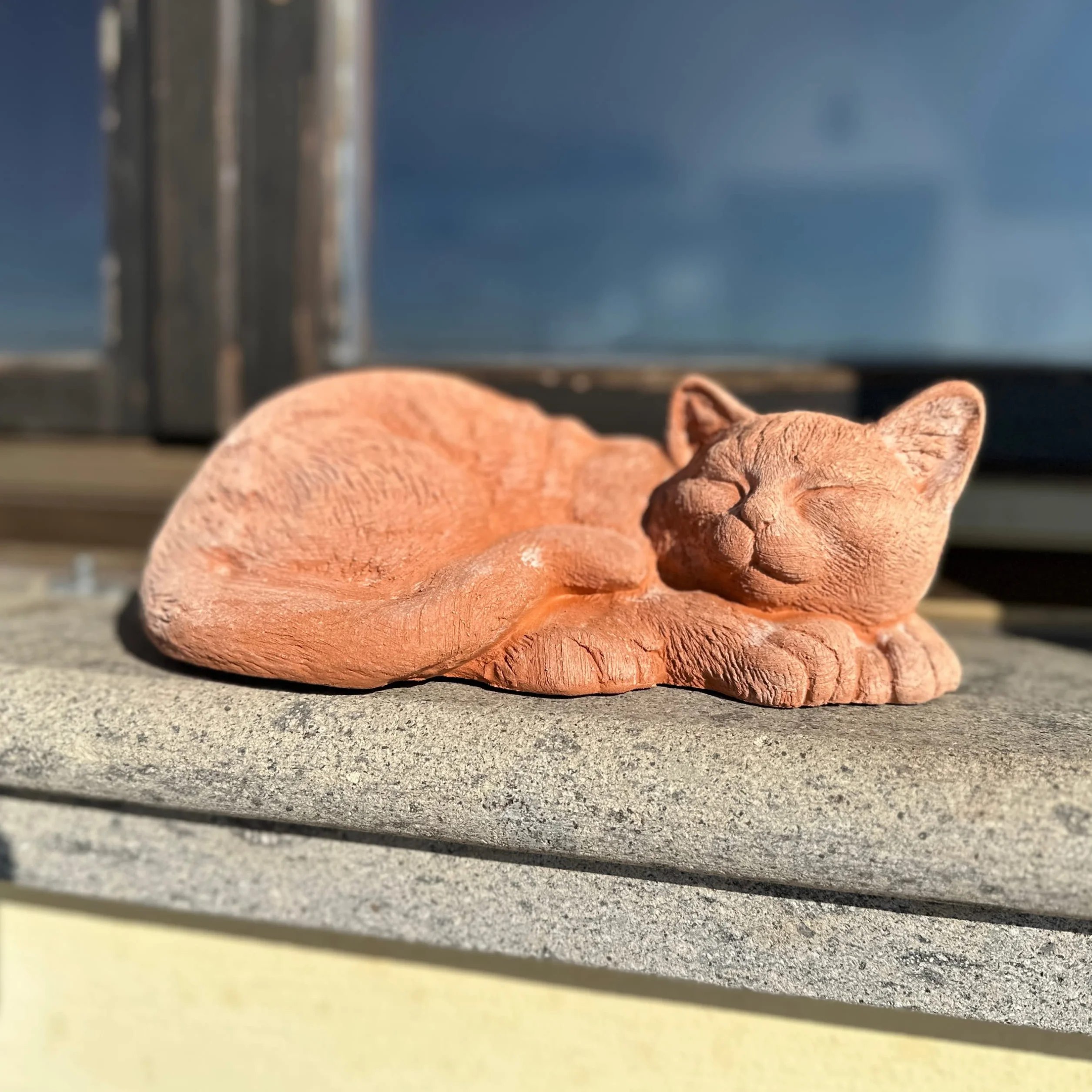 Toocook Gatto in terracotta artigianale per arredo giardino - Decorazione casa - Resistente alle intemperie - Ceramica fatta a mano - Made in Italy (Gatto che dorme)