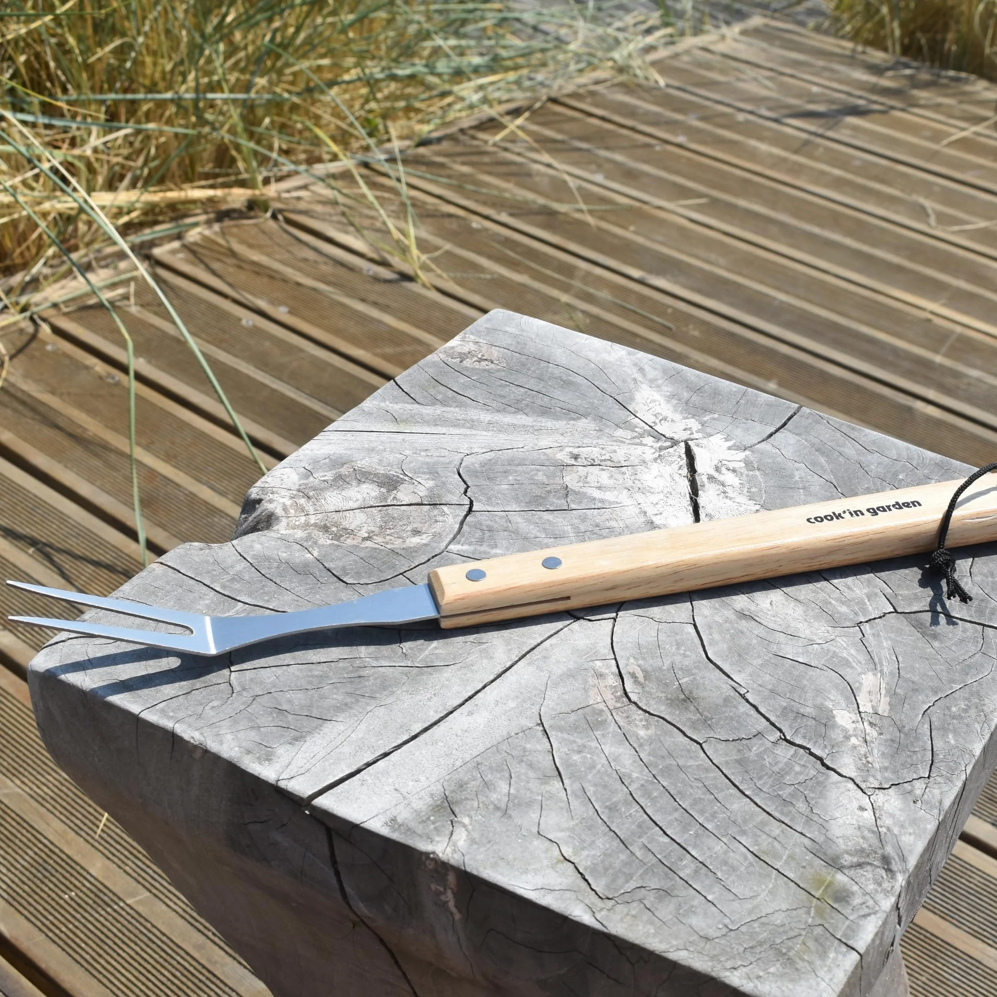 Cook’in Garden - Forchetta Essentiel in Inox con Manico in Legno FSC® 100%, utensile Resistente per Barbecue e plancha, Ideale per Cucina Esterna, Accessorio Durevole per Giardino e terrazza