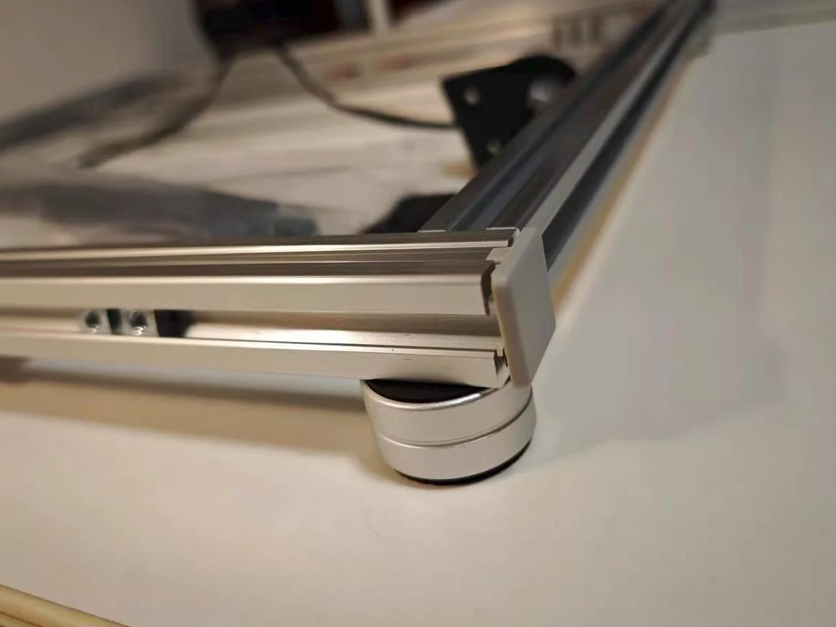 Piedini in Alluminio per Apparecchiature HiFi 30 x 15mm Ammortizzanti per Altoparlanti Argento