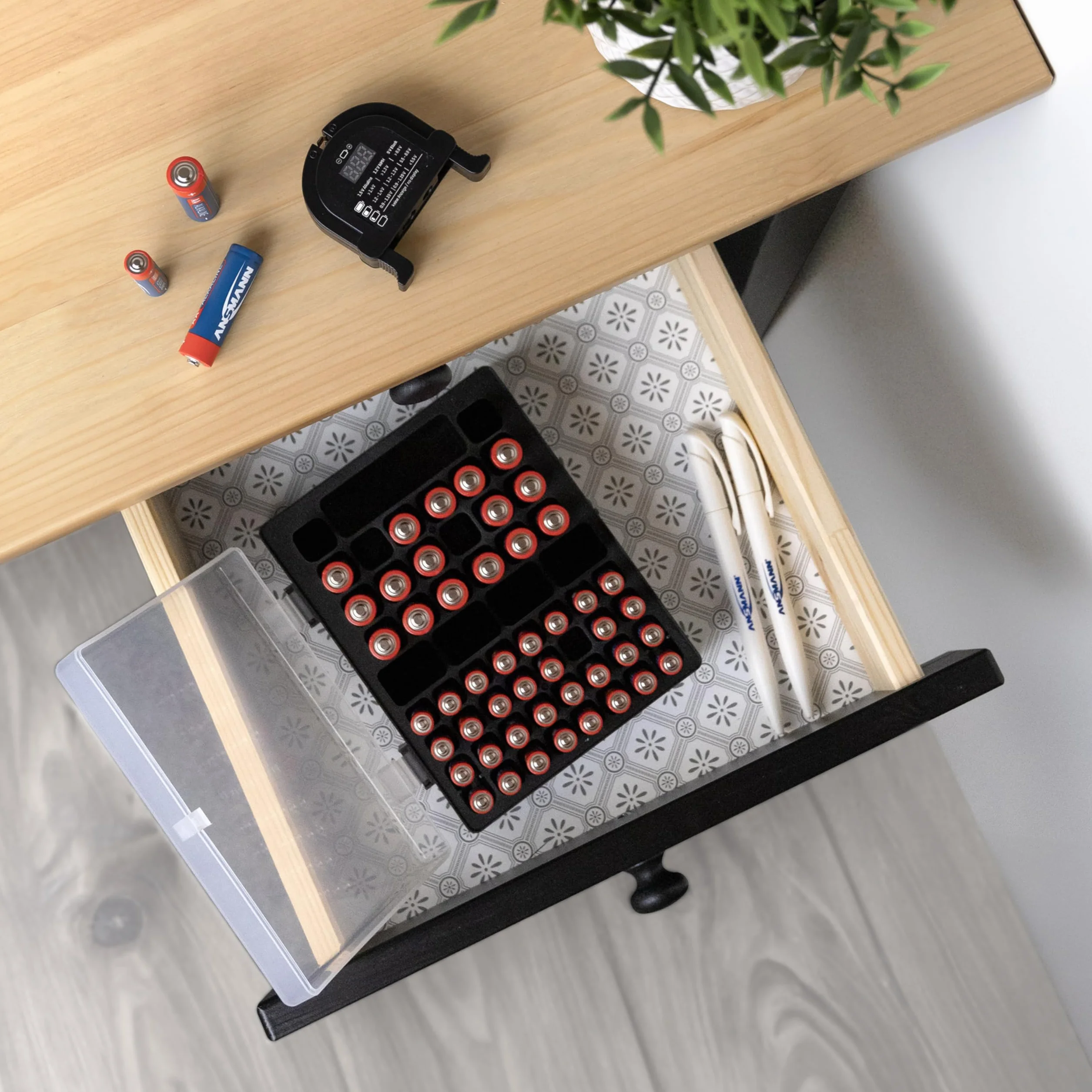 ANSMANN Scatola per batterie con tester 48 batterie 20x Micro AAA 24x stilo AA 4x 9V Organizer portatile