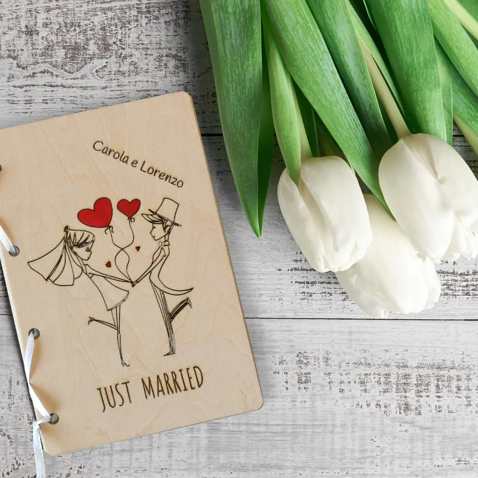 Biglietto auguri portasoldi matrimonio in legno personalizzabile con dedica e nome sposi
