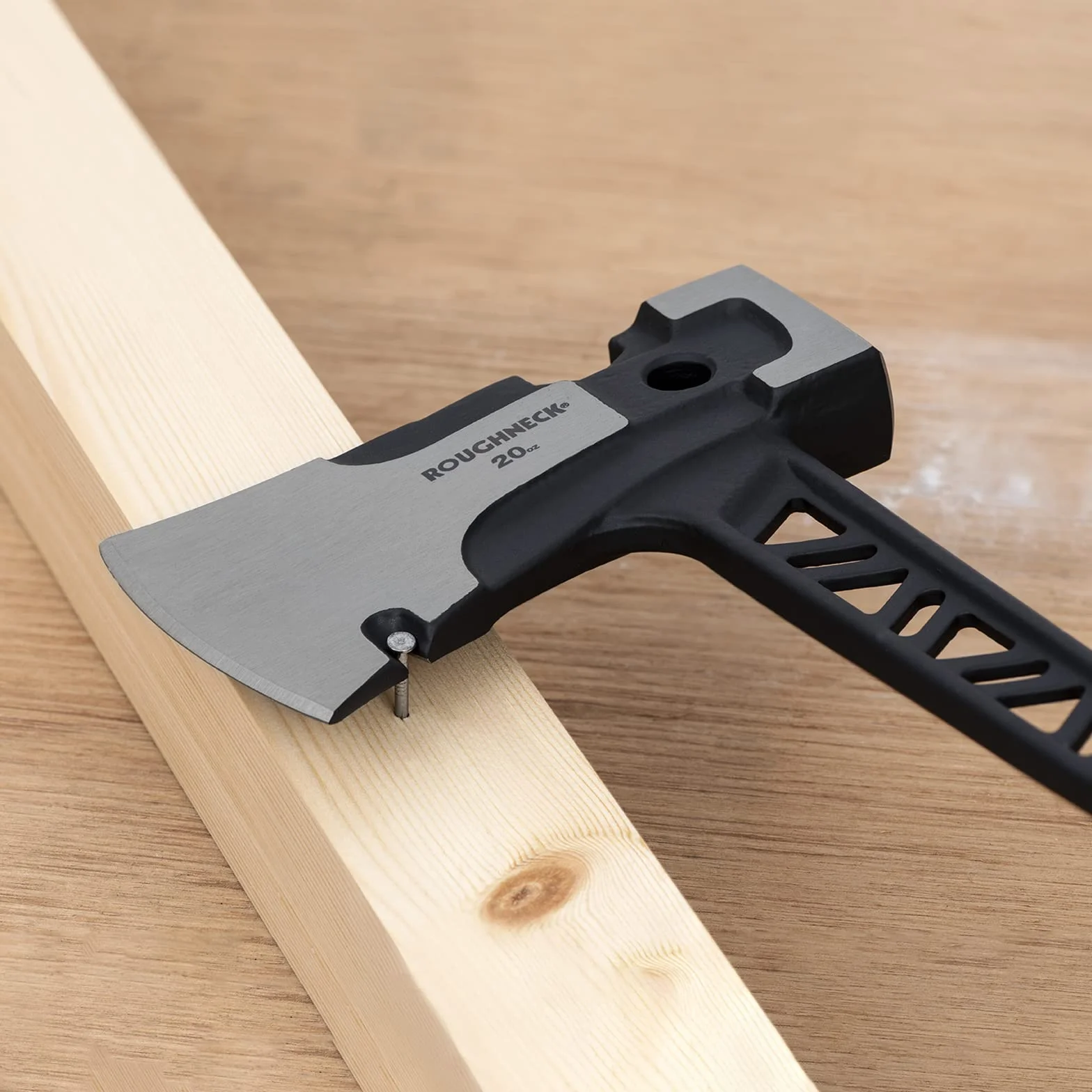 Roughneck ROU11070 Gorilla V-Series Axe 0.6kg 1¼lbs Black Yellow