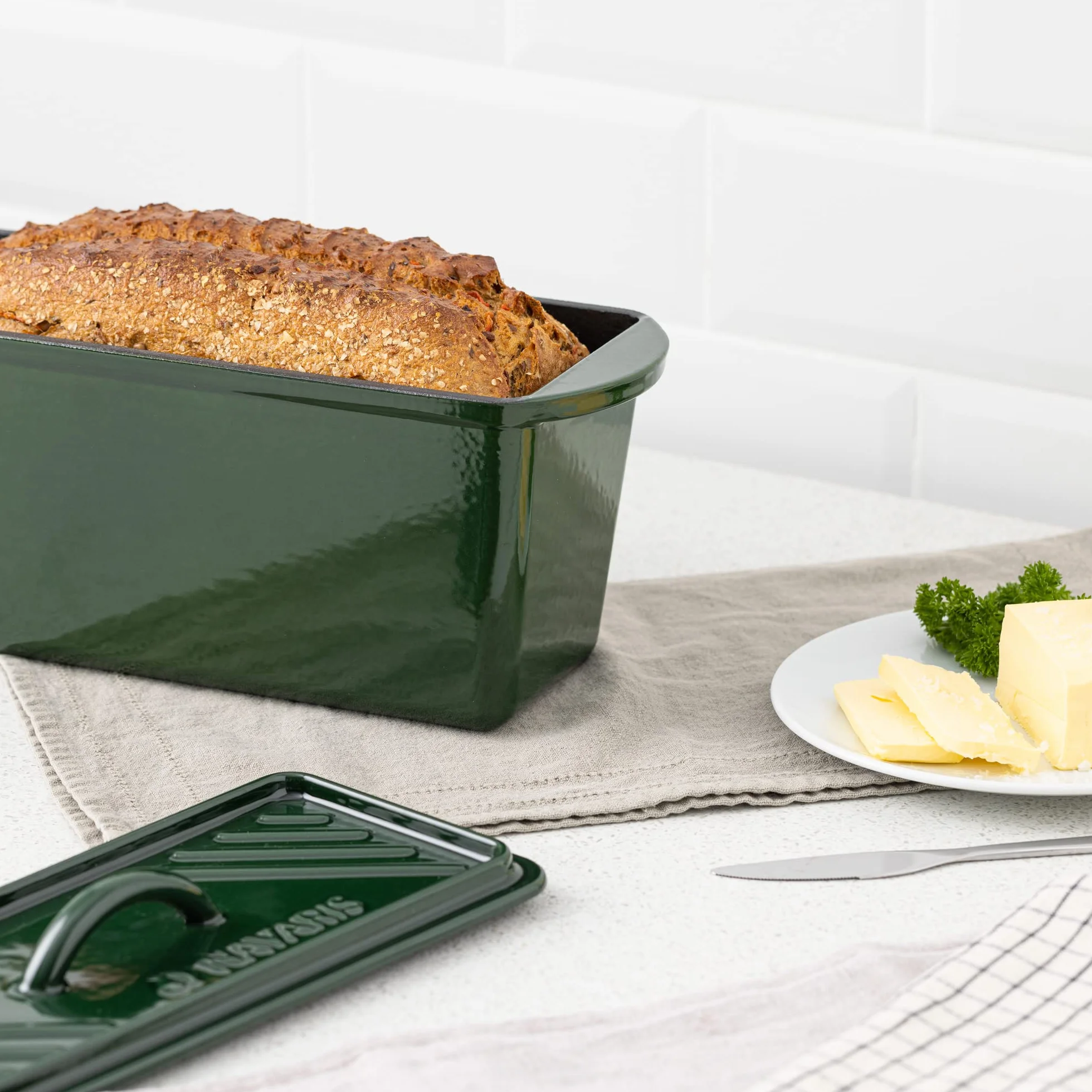 Navaris Pentola Pane da Forno in Ghisa 34 cm - Teglia con Coperchio per Cucinare Stufare - Forno Olandese per Grill Forni Fornelli - Stampo Cuoci Pane