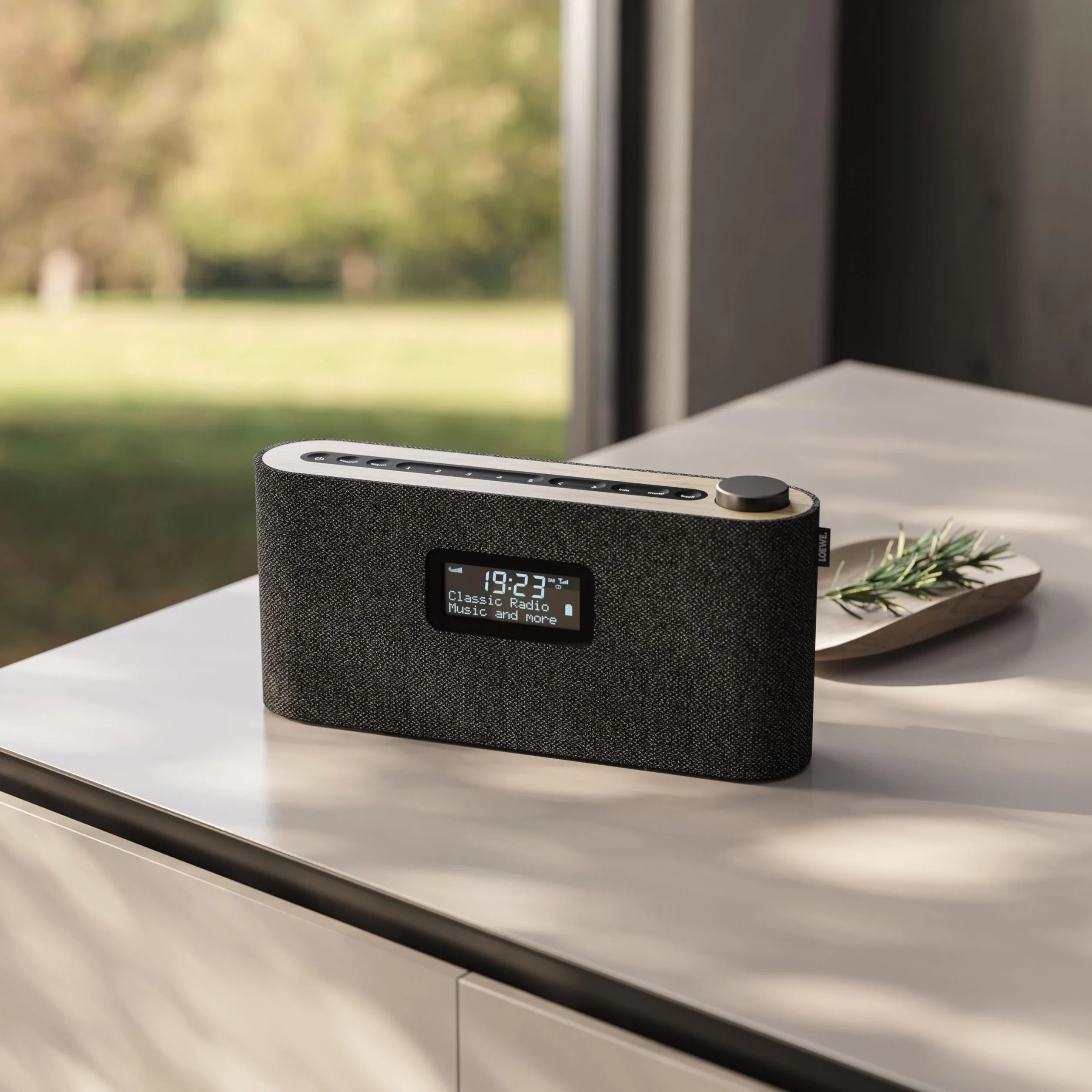 Loewe Radio DAB+ 28 W Display LCD 14 h autonomia Legno Tessuto