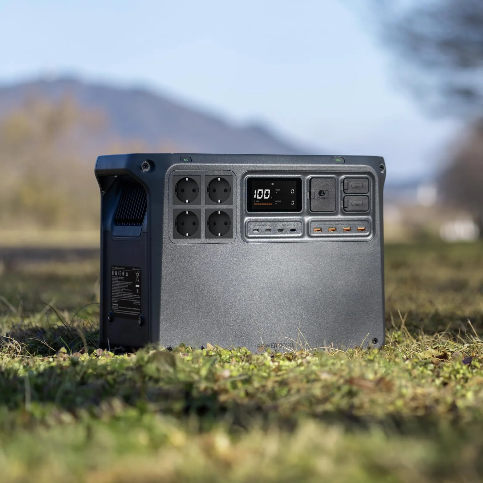 DJI Power 2000 generatore di corrente portatile, centrale elettrica portatile, batteria LFP da 2048 Wh, uscita stabile da 3000 W, ricarica 0-80% in 45 min, power station per casa, campeggio e camper
