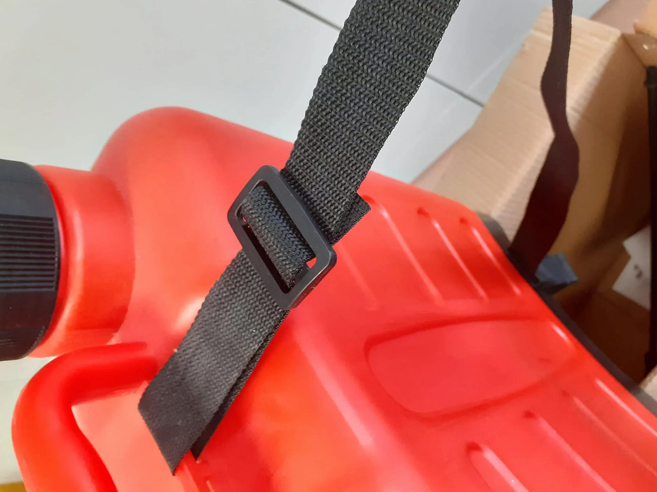 Ausonia - Pompa da giardino a spalla 16 Lt REVERSIBILE con leva lancia e braccio richiudibili
