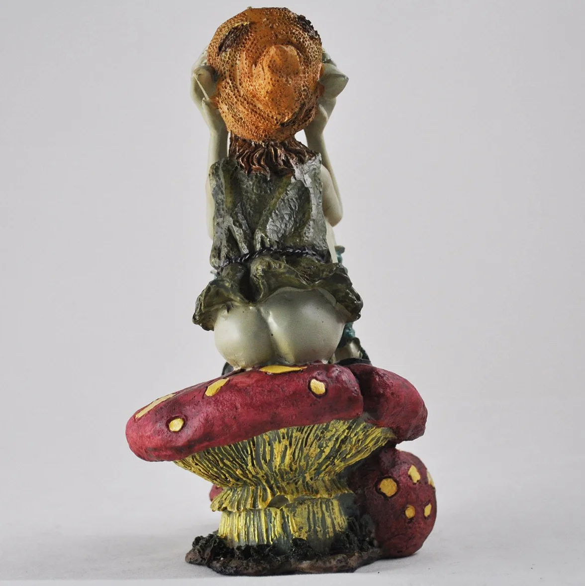 Prezents.com Pixie Thinking on Mushroom - Decorazione per la casa da giardino verde - Divertente statuetta regalo stravagante - Anthony Fisher
