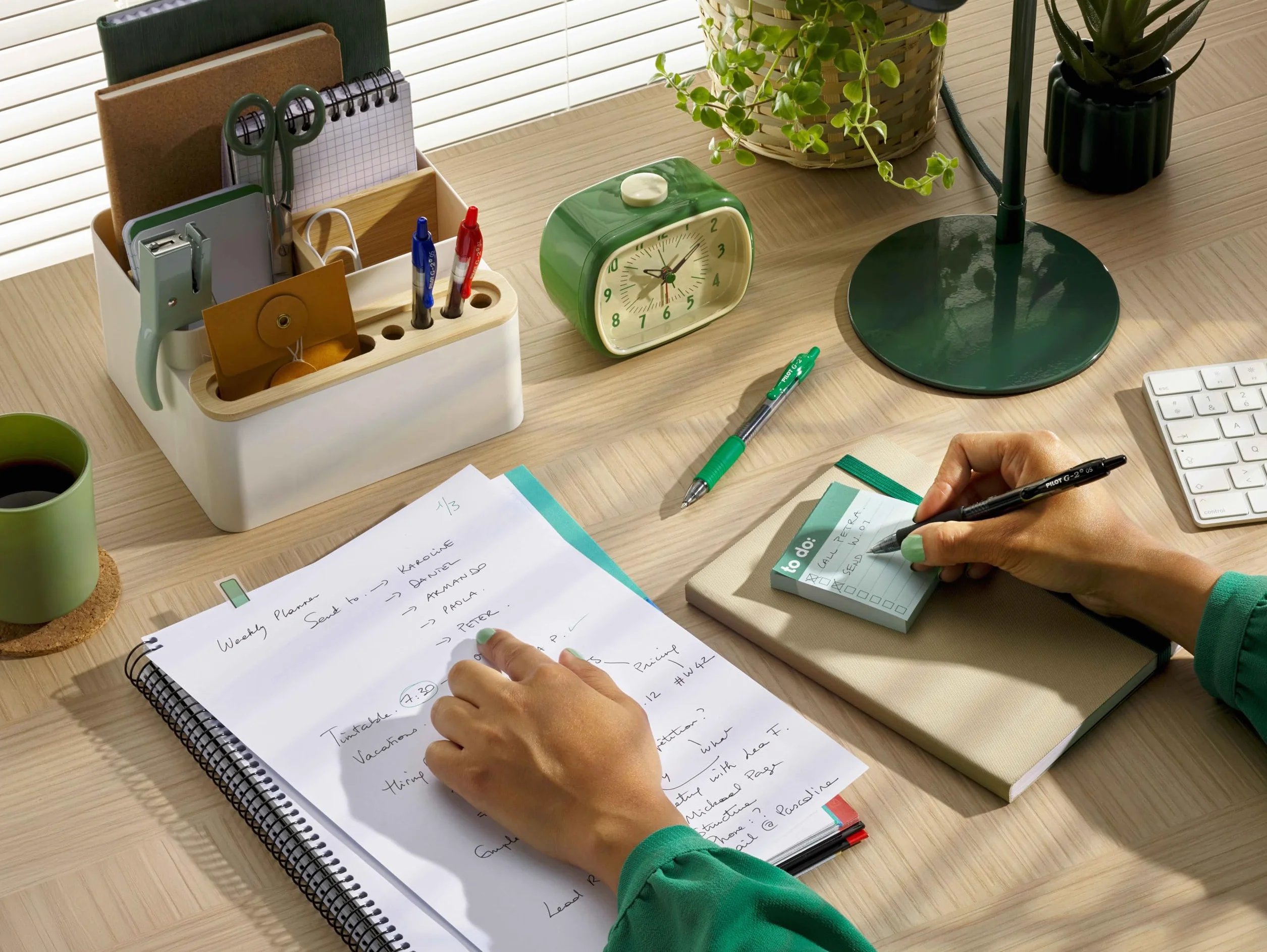 PILOT G2 Plus Set 4 Penne a Sfera Inchiostro Gel Retrattili Ricaricabili Nero Punta Media