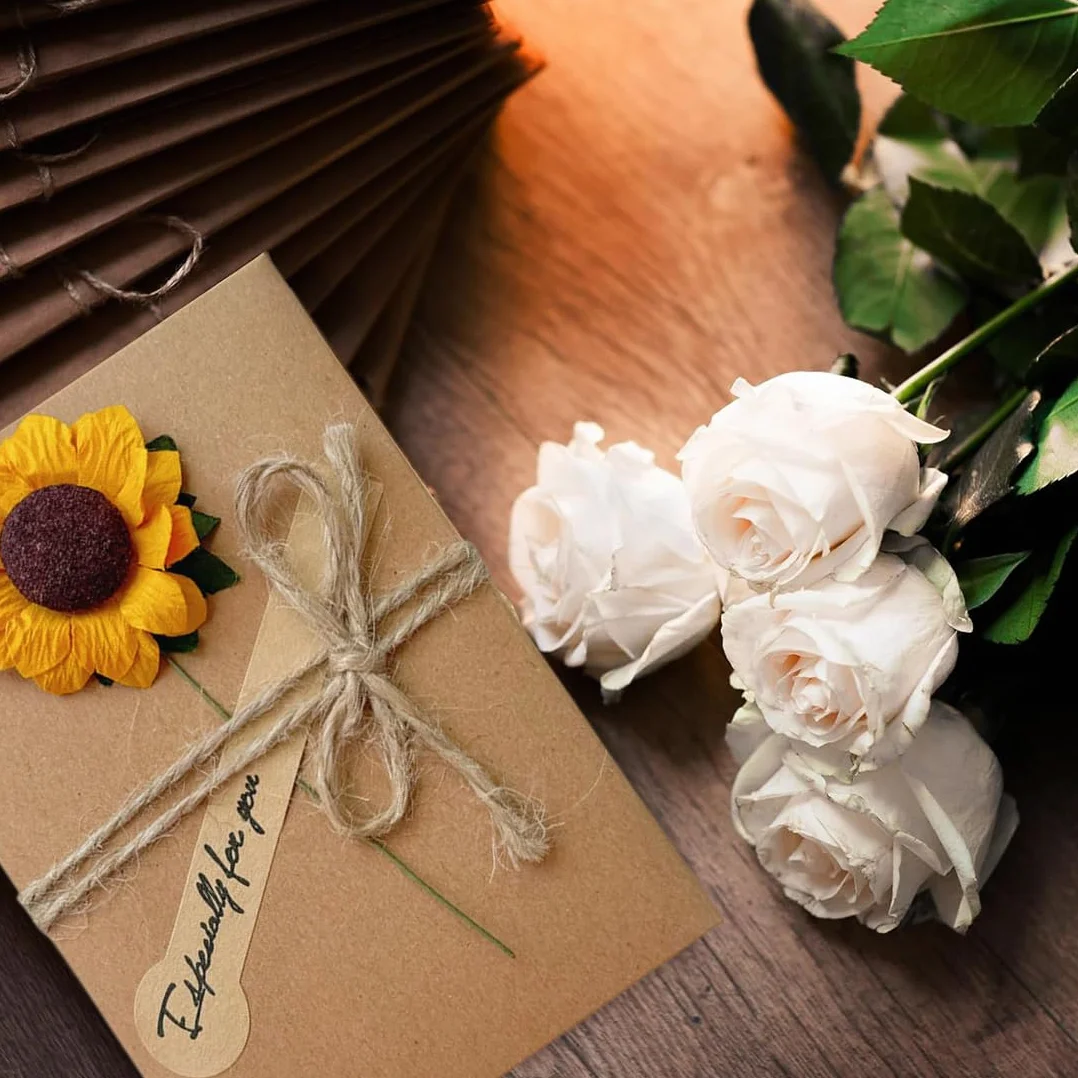 Biglietti Auguri Compleanno 10 Pcs Kraft Fiori Secchi Confezione da Carta da Lettere con Busta