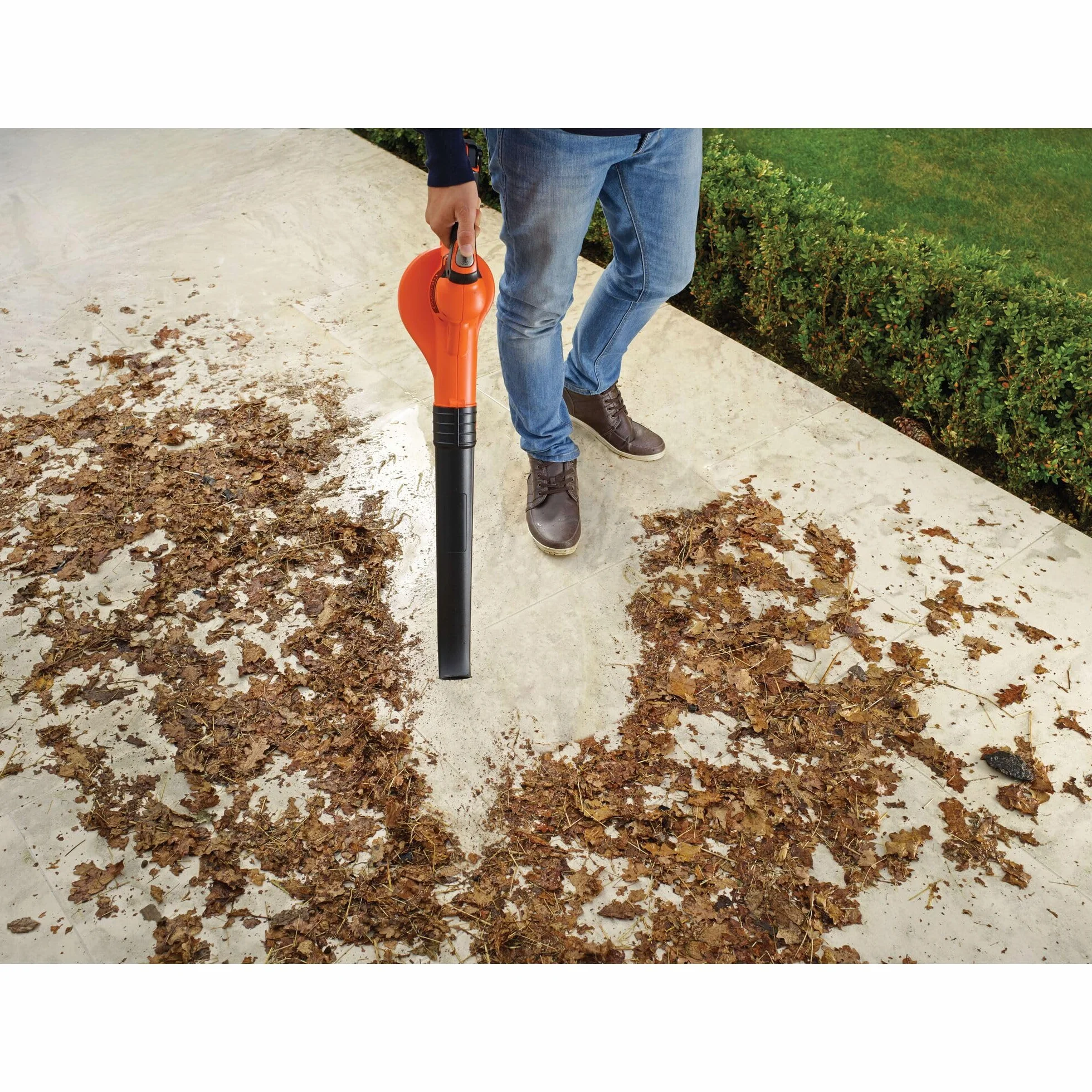BLACK+DECKER,SOFFIATORE POWER COMMAND UNITA' SENZA BATTERIA E CARICABATTERIE- VEL SOFFIAGGIO 169 - 209 km/h - EXTRA VELOCITA' - IMPUGNATURA SOFT GRIP. GWC1820PCB-XJ