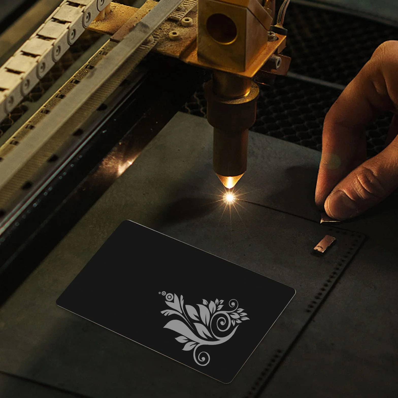 Biglietti da Visita in Metallo 50 Pezzi, Vuoto in Lega di Alluminio 0,22 mm 8,6x5,4 cm per Incisione Laser Nero