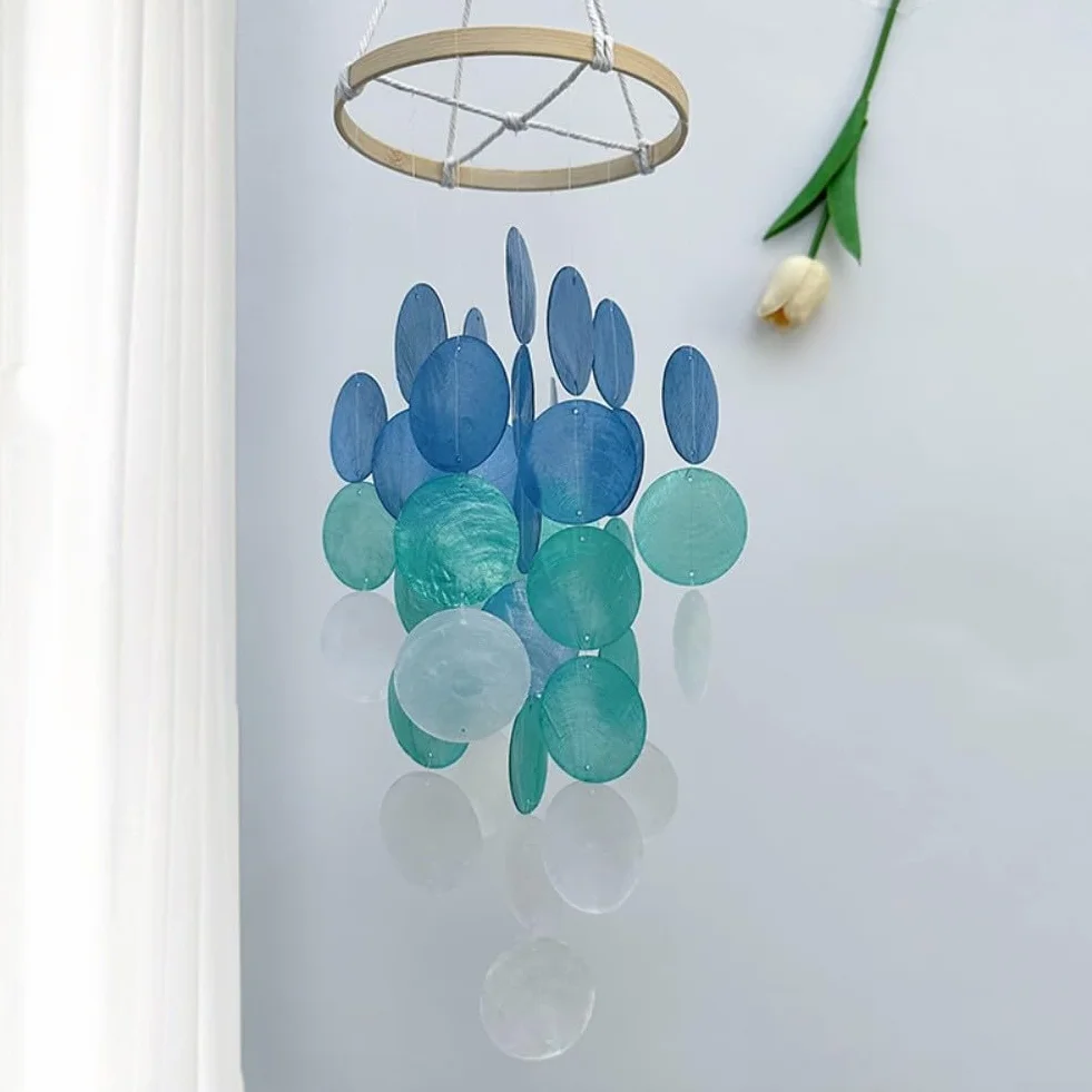 Scacciapensieri fatto a mano con conchiglie che offrono melodie pacifiche e per l'uso in case, giardini o patii (blu)