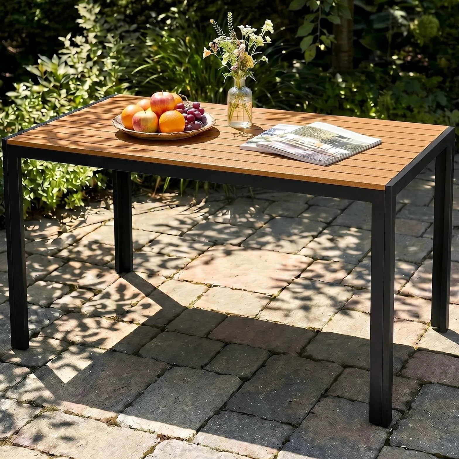 LIFERUN Tavolo da Giardino Moderno in WPC 110 x 70 cm, Tavolo da Pranzo per Esterno per 4-6 Persone, Tavolo da Balcone Salvaspazio in Alluminio, Design Effetto Legno,Marrone Teak