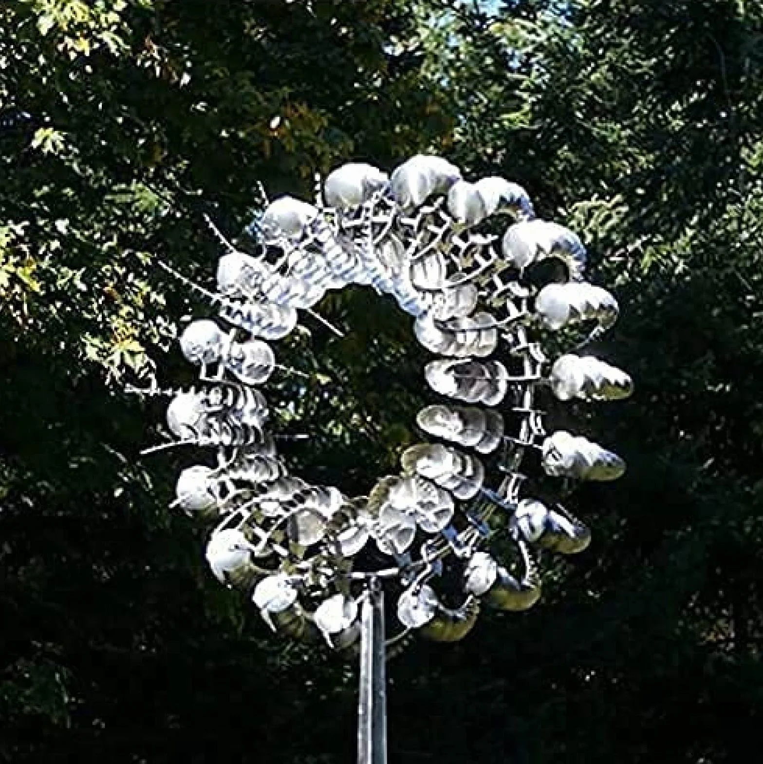 Unique And Magical Metal Windmill - Sculptures Move with The Wind, 3D Wind Powered Kinetic Sculpture, Dynamic Wind Spinner Bidirectional, Kinetic Metal Wind Spinners with Metal Garden Stake