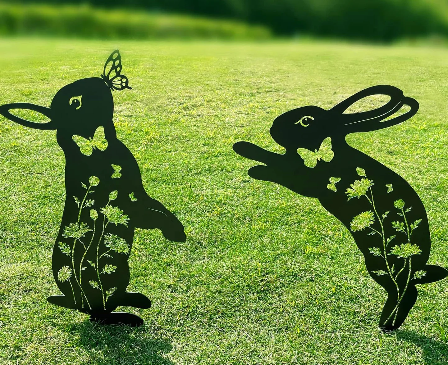 Pali decorativi da giardino in metallo per coniglio, confezione da 2 statue a forma di coniglio nero, per cortile, giardino, prato, decorazioni per esterni, regali per amanti dei coniglio.