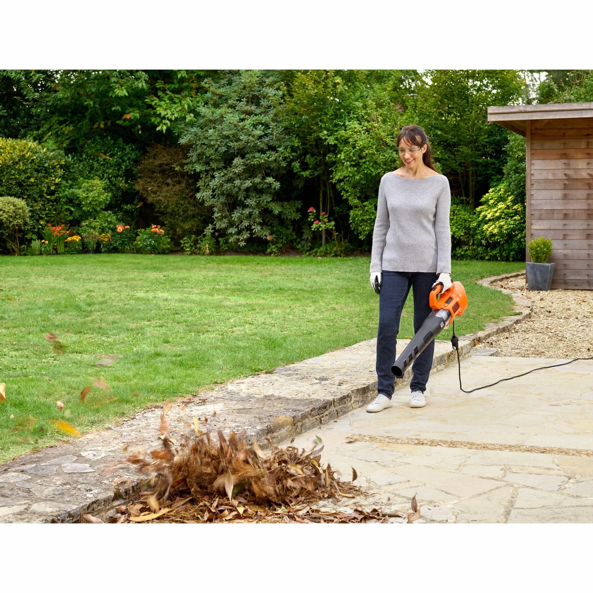 BLACK+DECKER,SOFFIATORE ASSIALE 1850W - VEL SOFFIAGGIO FINO A 190 KM/H, DESIGN LEGGERO E COMPATTO . BEBL185-QS