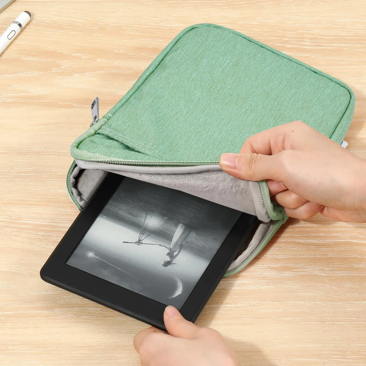Dadanism 6-7 Cal Custodia Protettiva Sacchetto per Kindle Paperwhite 7", Kindle Colorsoft Signature Edition, Kindle 11ª Gen 6", Kobo Clara BW 6", Kindle Oasis, Verde Matcha