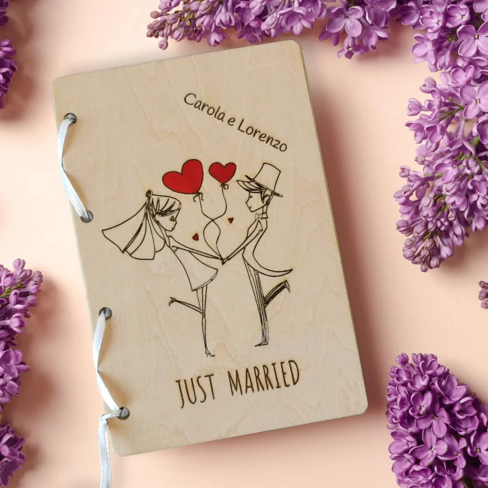 Biglietto auguri portasoldi matrimonio in legno personalizzabile con dedica e nome sposi