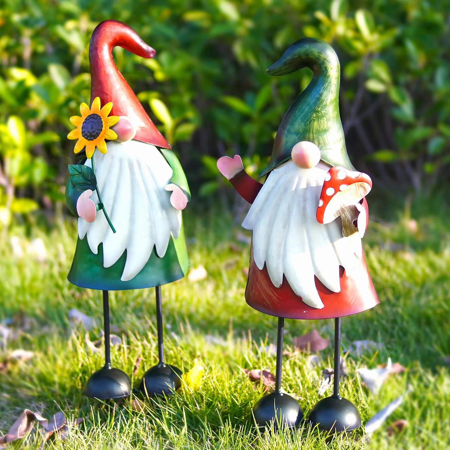 HONGLAND Gnomo da giardino statua in metallo per esterni, 45,7 cm, gnomo decorativo per vacanze, Natale, prato, patio, cortile, giardino, 2 pezzi