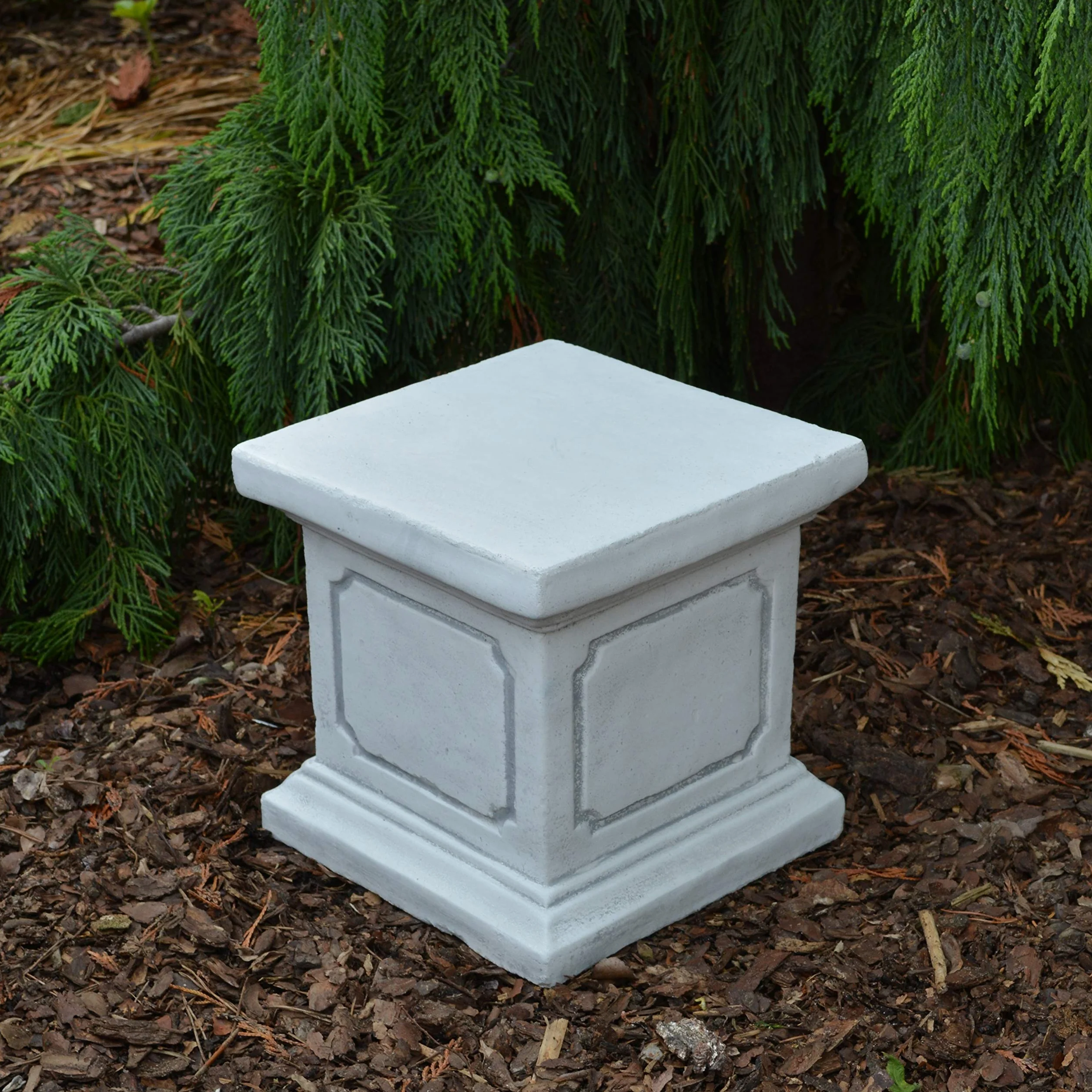 gartendekoparadies.de Piccolo basamento quadrato - Basamento in pietra - Altezza: 20 cm - Superficie a terra: 20 x 20 cm - 13 kg - Grigio - Resistente al gelo - Per l'esterno