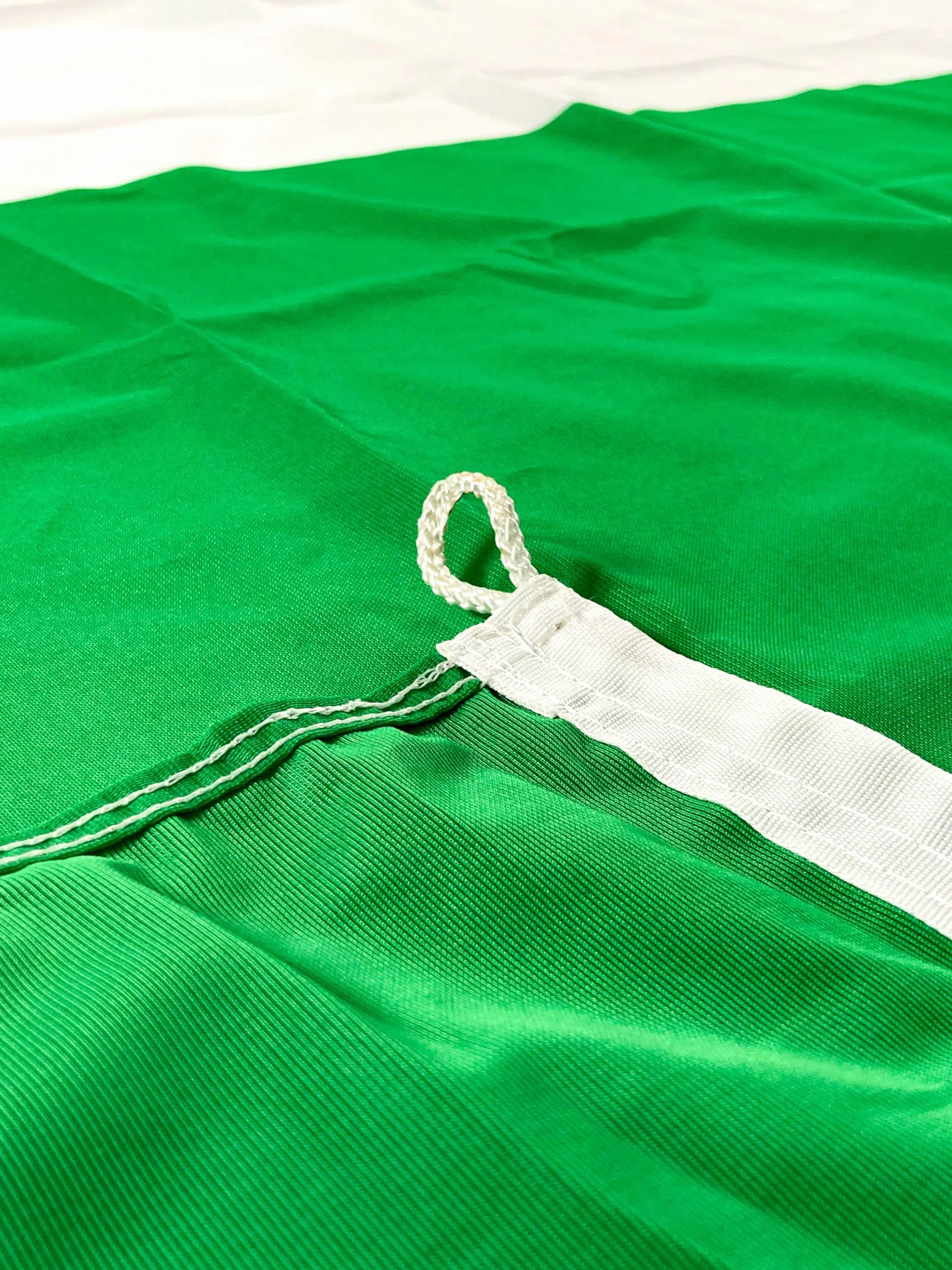 Bandiera Italiana 100x70 cm Tessuto Nautico Resistente Colori Brillanti per Esterno e Interno