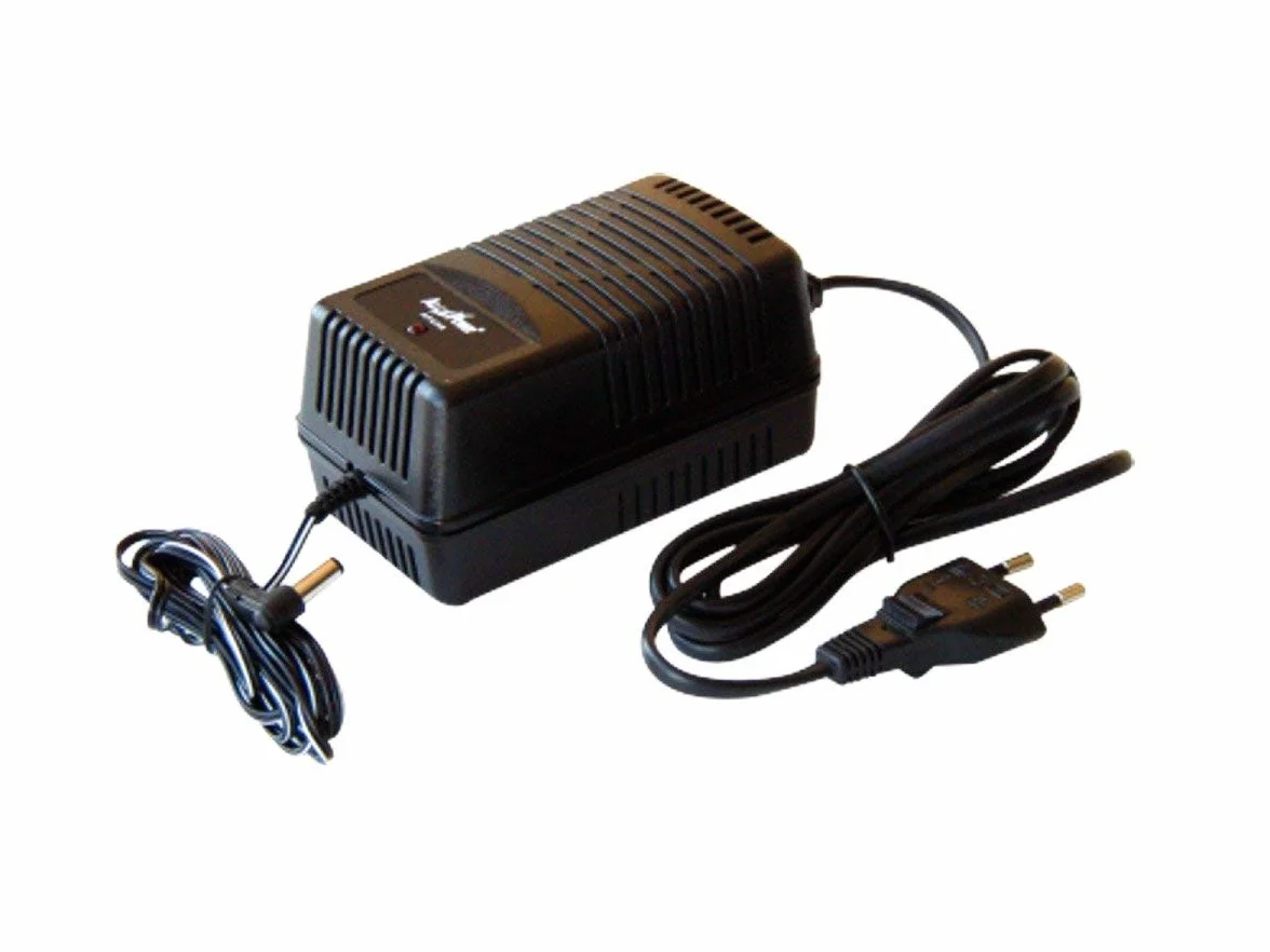 ALIMENTATORE ALTERNATA UNIVERSALE REGOLABILE 9V 12V 15V 18V 24V AC 1A