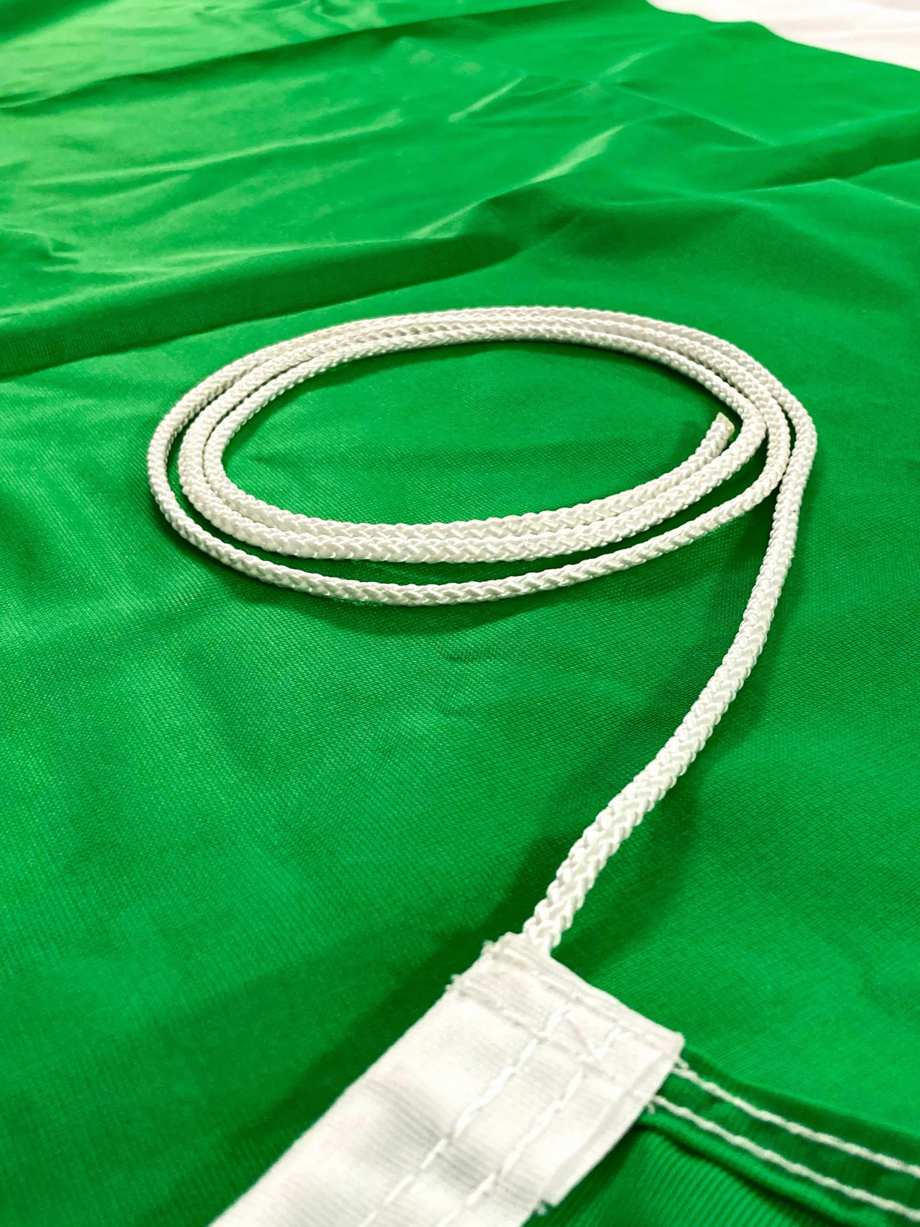 Bandiera Italiana 100x70 cm Tessuto Nautico Resistente Colori Brillanti per Esterno e Interno