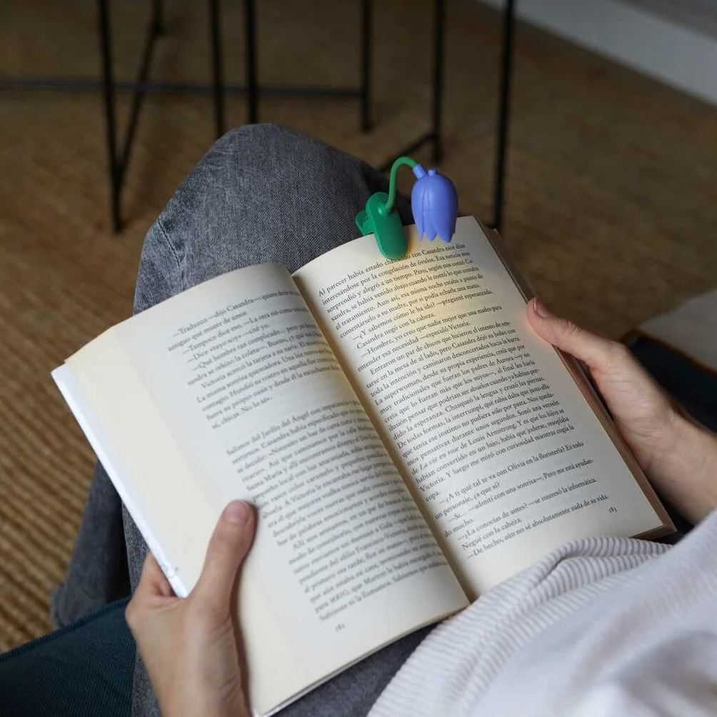 Balvi Lampada Flessibile con Clip a Forma di Tulipano per Lettura Colore Lilla