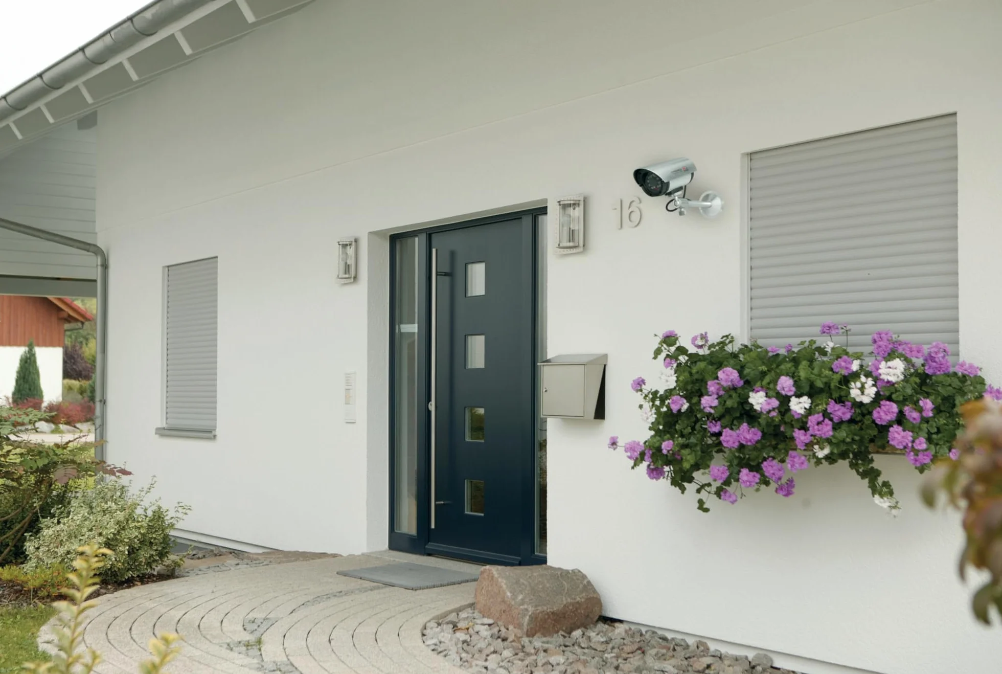 UNITEC Telecamera Fittizia Simula Sorveglianza LED Lampeggiante IP44 Regolabile Orizzontale Verticale con Batterie
