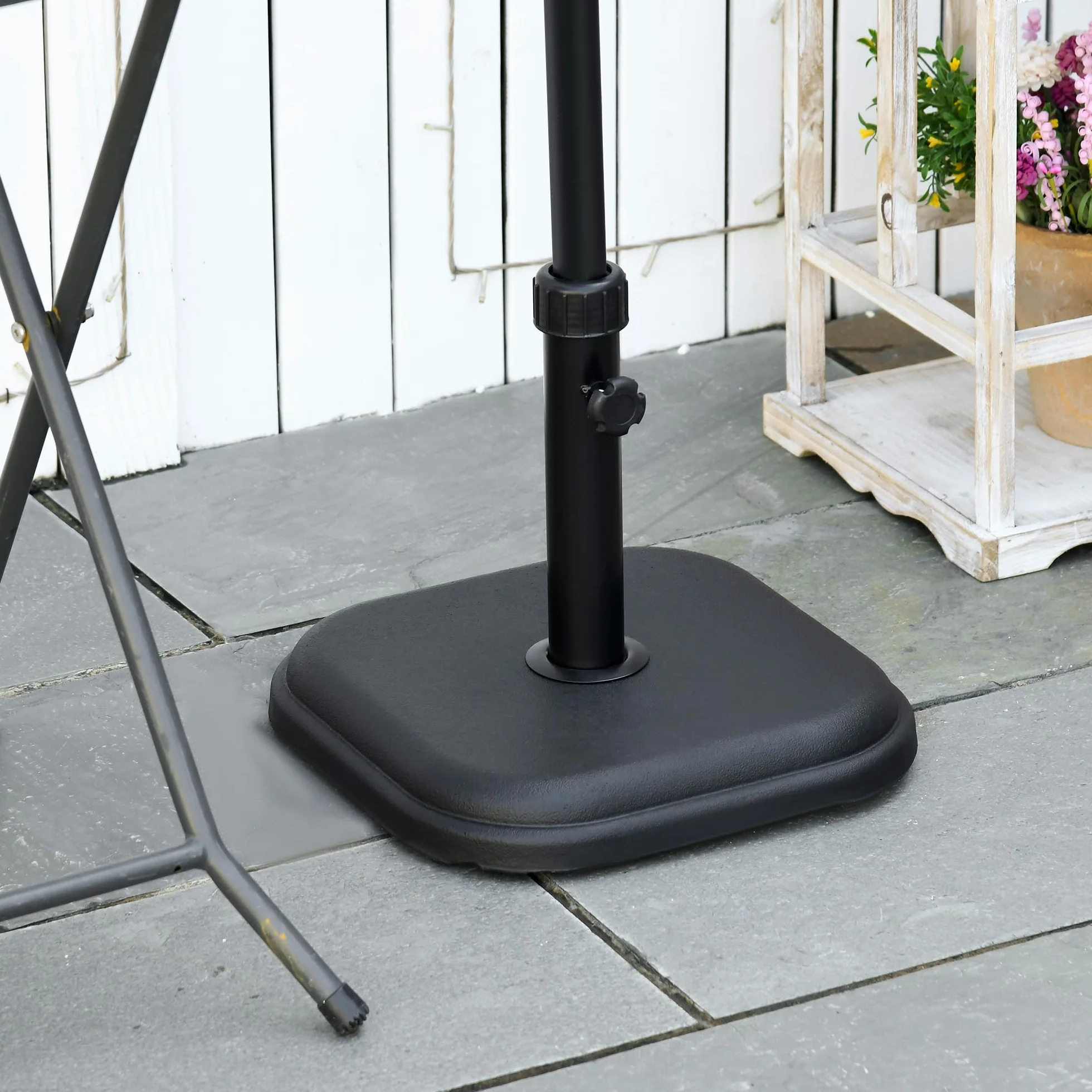 Outsunny Base per Ombrellone da Giardino in Plastica e Cemento da 11kg, Basamento per Ombrellone con Palo da 32-38mm, 36x36x31cm, Nero