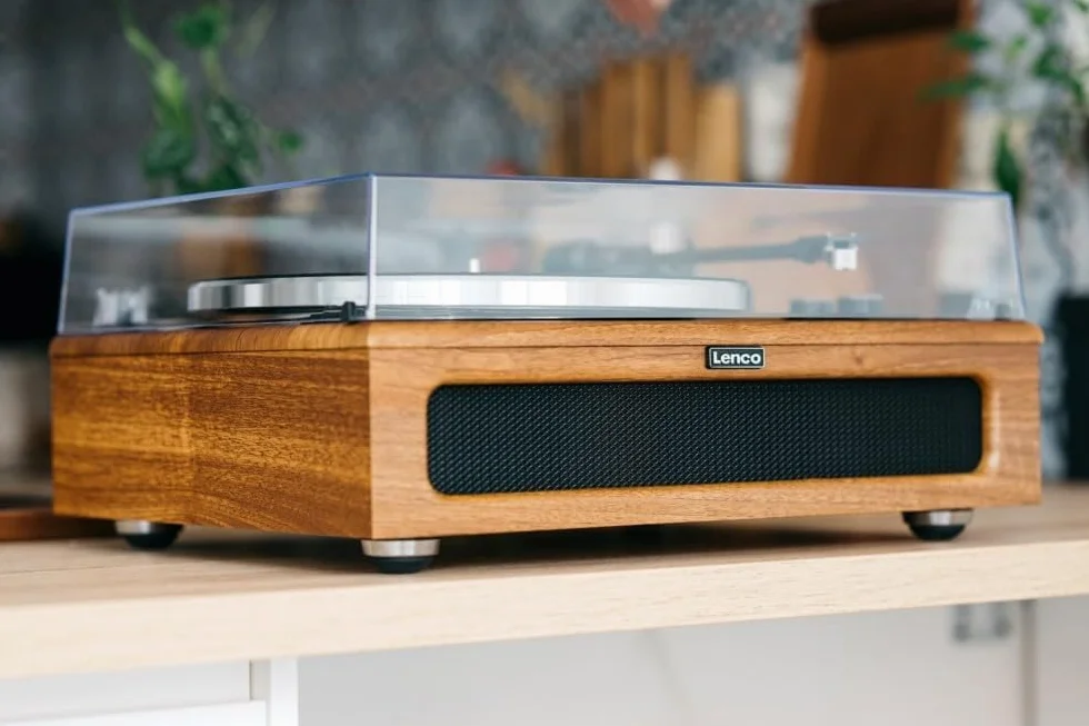 Lenco LS-410 Giradischi Bluetooth z głośnikiem 40W RMS, wzmacniaczem, RCA, AUX-in, drewniany brązowy