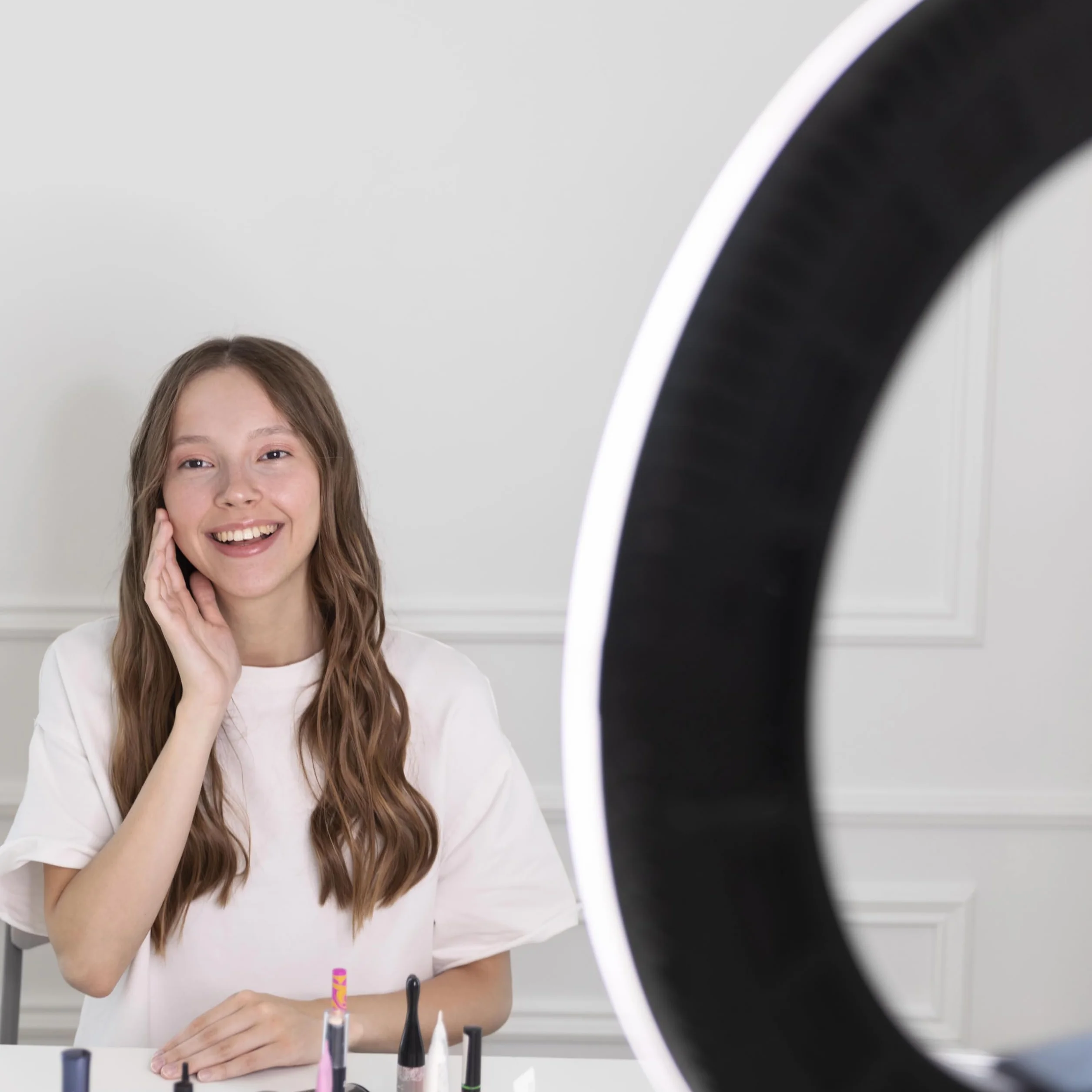 Retoo Luce ad Anello LED Ring Light per Selfie Staffa Triangolare 3 Modalità Illuminazione Trucco Fotografia Video Live Streaming Smartphone