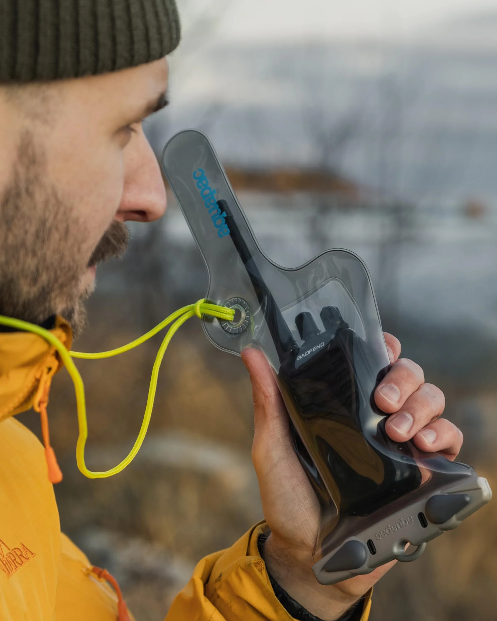 Aquapac Custodia Impermeabile Per Radio VHF Classic - Mini Custodia Plastica Per Nuoto Surf Kayak - Copertura Impermeabile Walkie-Talkie Protettiva Portatile