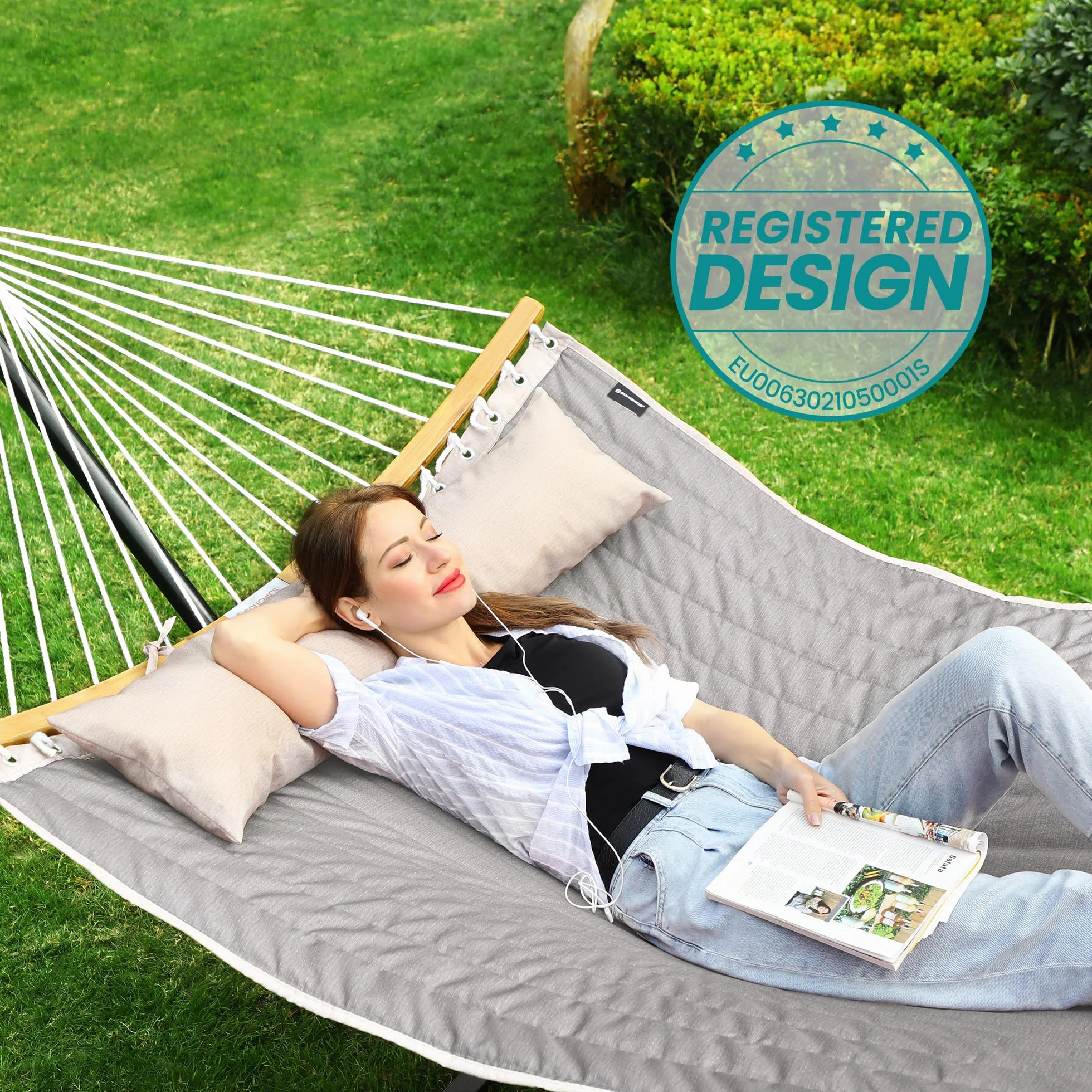 SONGMICS Amaca Doppia Imbottita da Campeggio Giardino con Barre Curve in Bambù, Cuscino, 200x140 cm, 225 kg, Grigio Beige GDC34CG