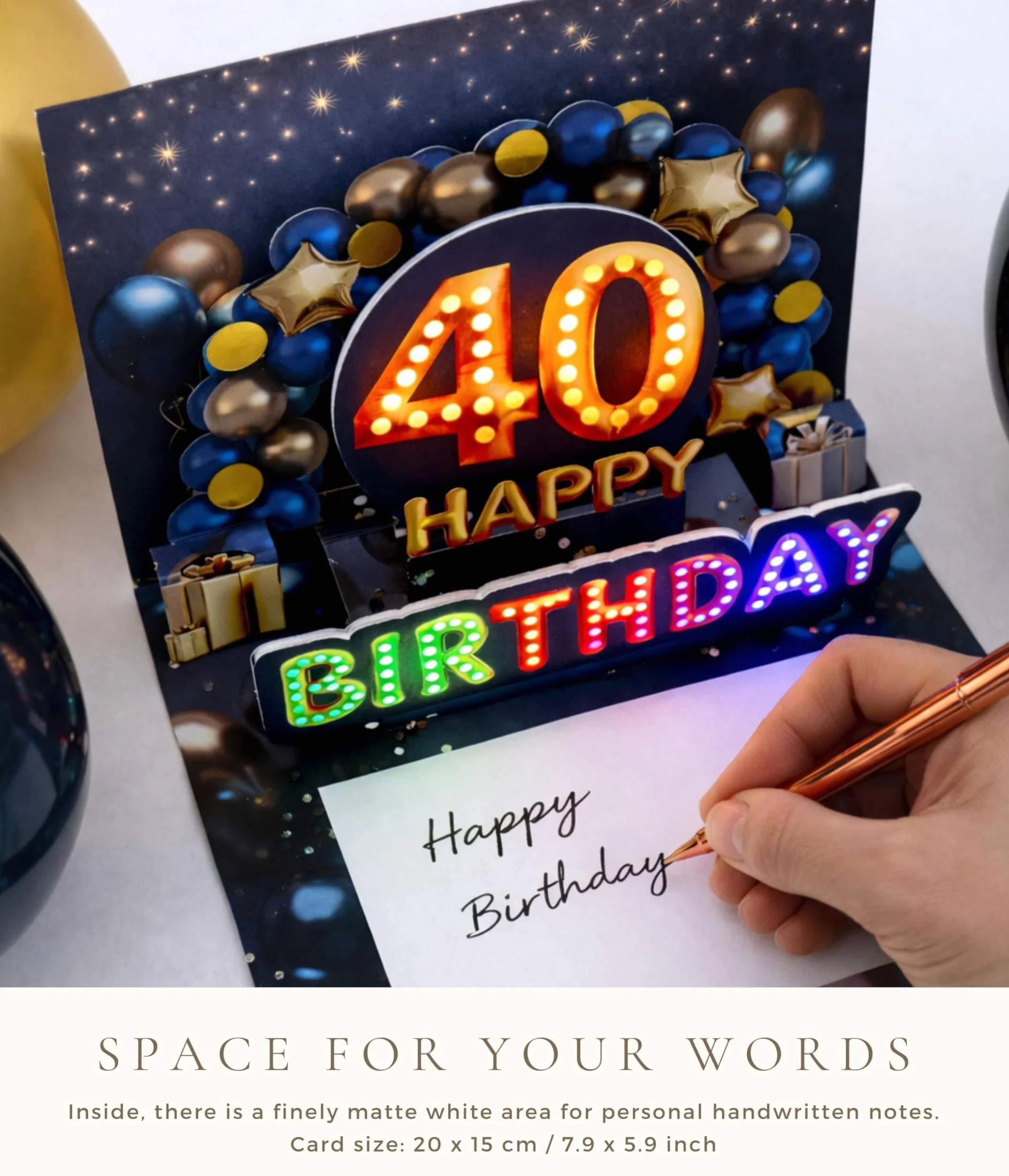 Joli Coon Biglietto auguri 40 anni uomo – Biglietto auguri compleanno 3D con musica e luce pop up, 20×15 cm, busta e adesivo sigillo