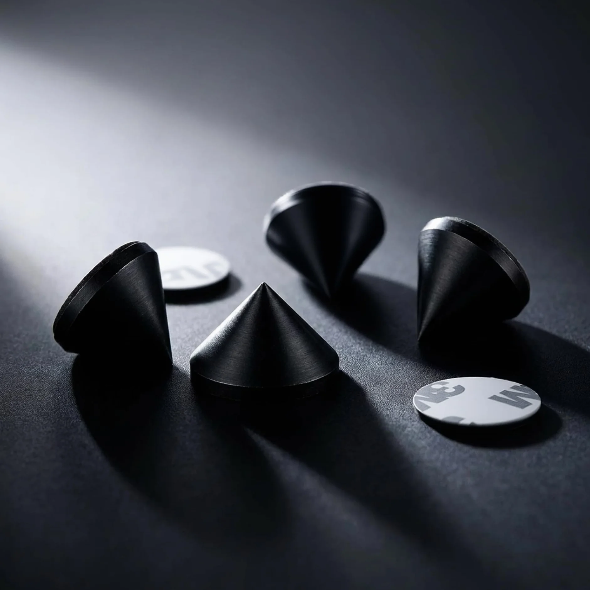 Punte per altoparlanti forma conica 20 mm acciaio nero ossidato 4 pezzi